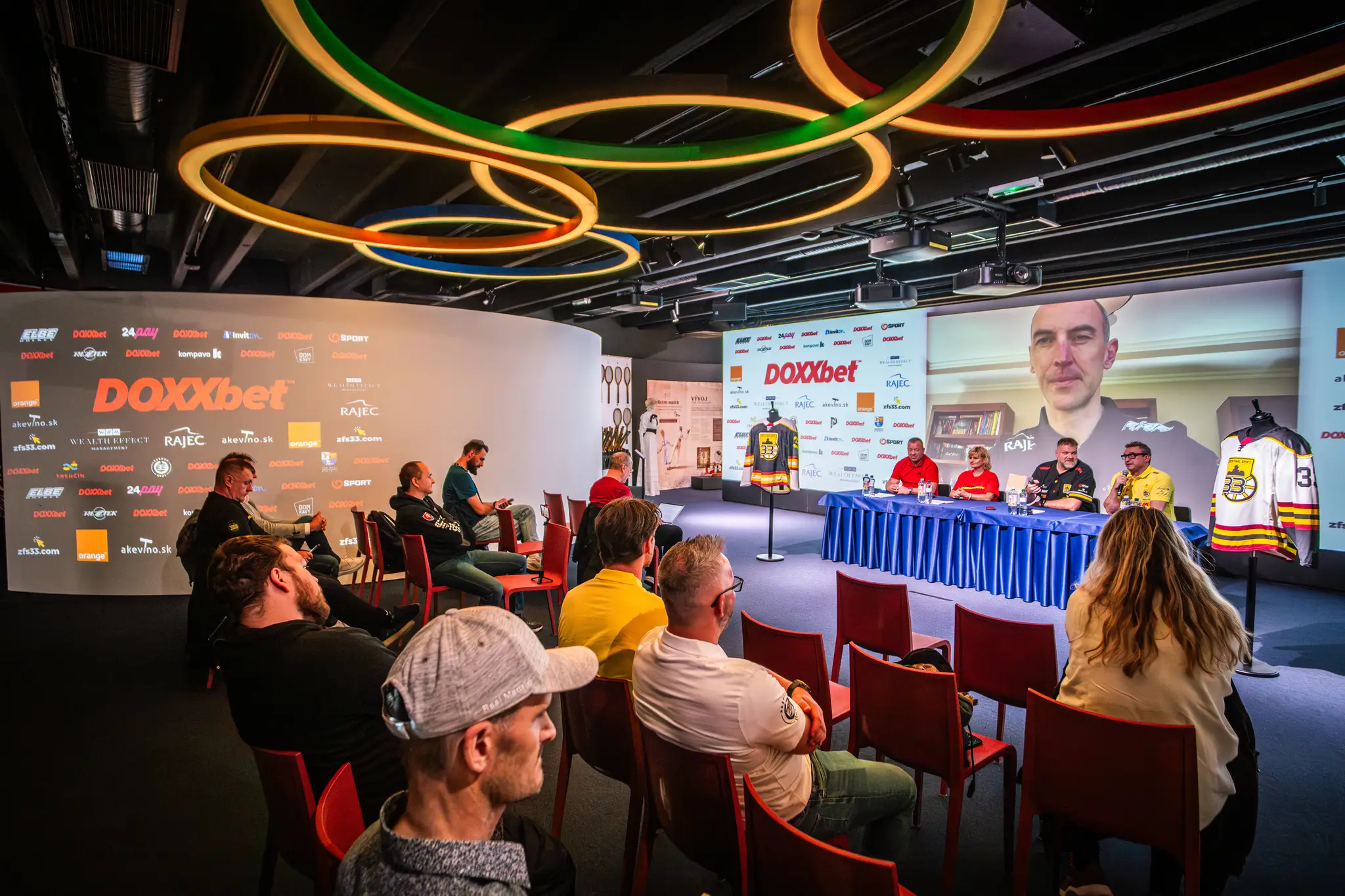 Chára mení dres a prináša hviezdnu exhibíciu do Trenčína
