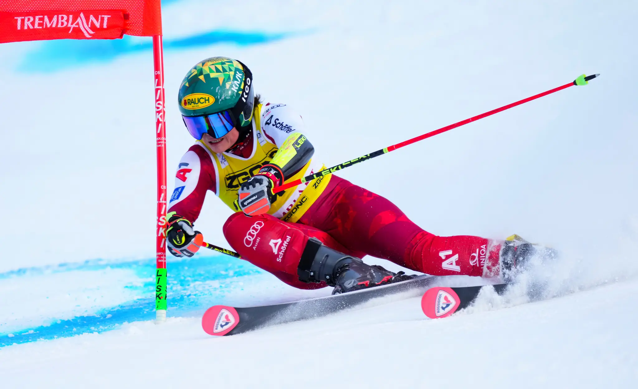Obrovský slalom v kanadskom Tremblante ovládla rakúska lyžiarka Julia Scheibová.