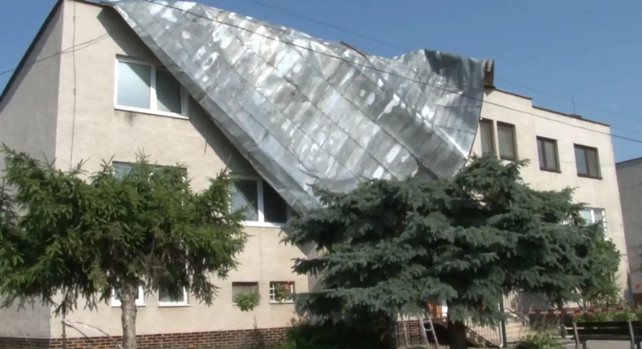 Búrky spôsobujú obrovské škody na majetku. Slováci aj tak podceňujú poistenie bývania