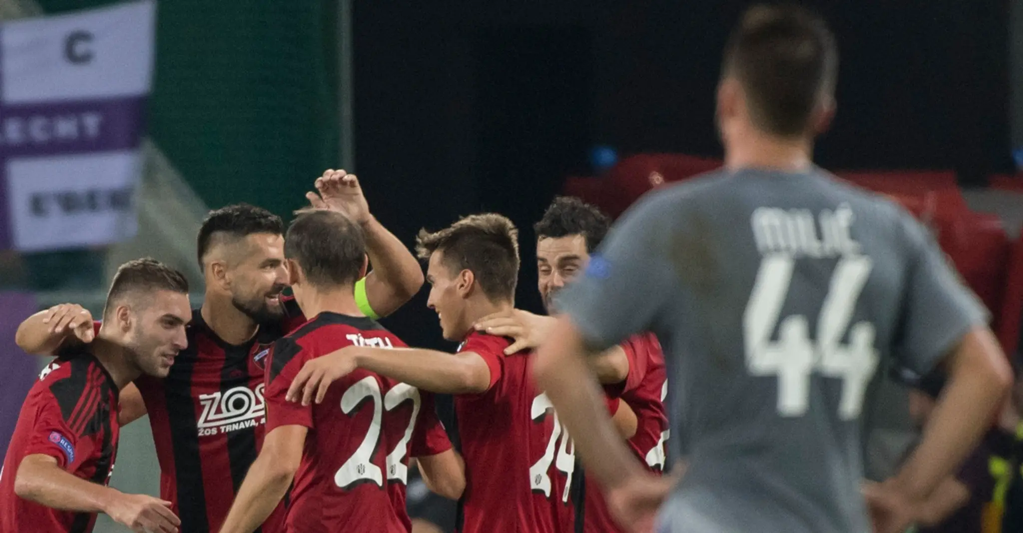 Futbalisti Trnavy oslavujú víťazstvo nad Anderlechtom Brusel.