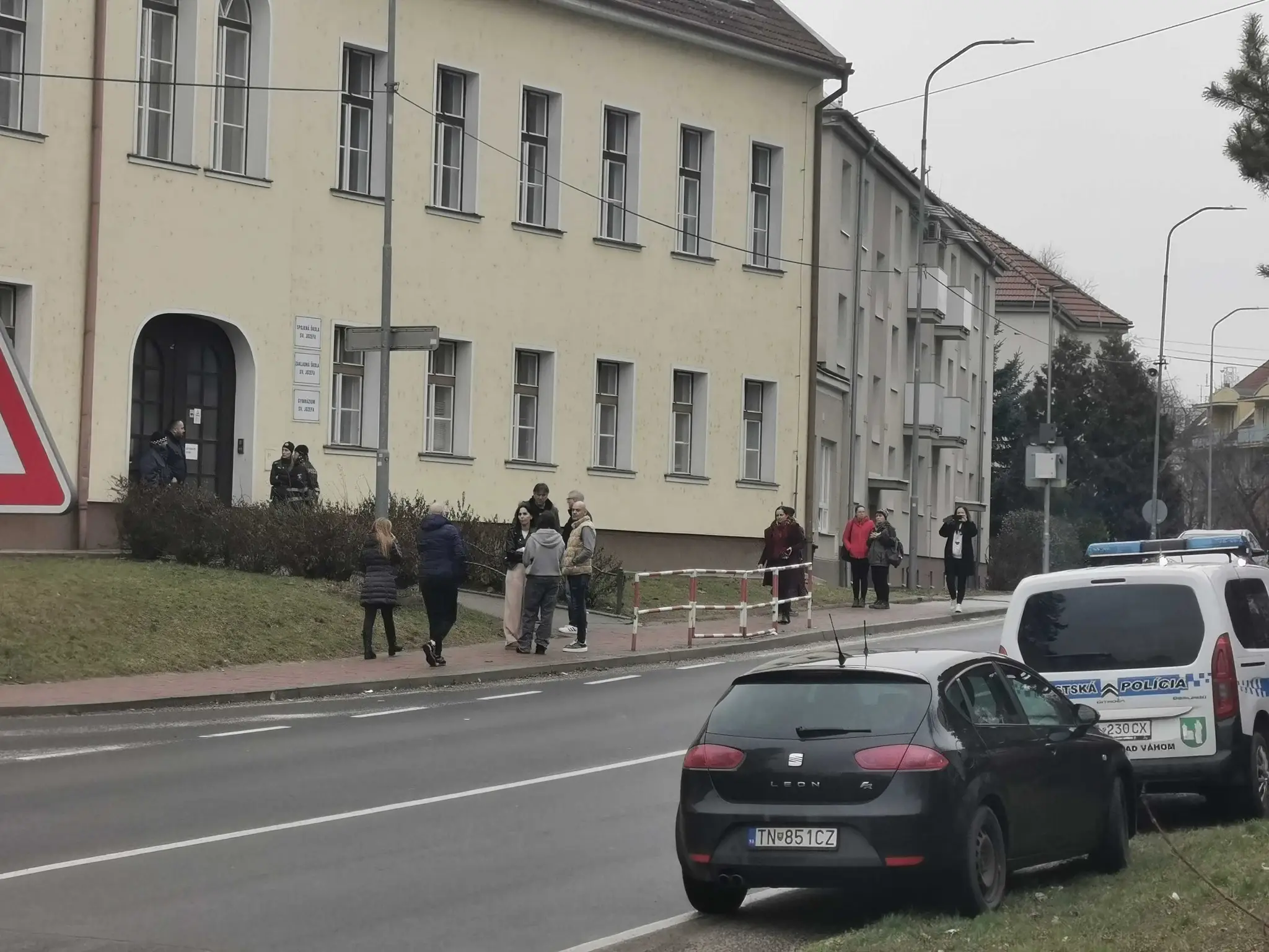 Streľba na škole v Novom Meste nad Váhom.