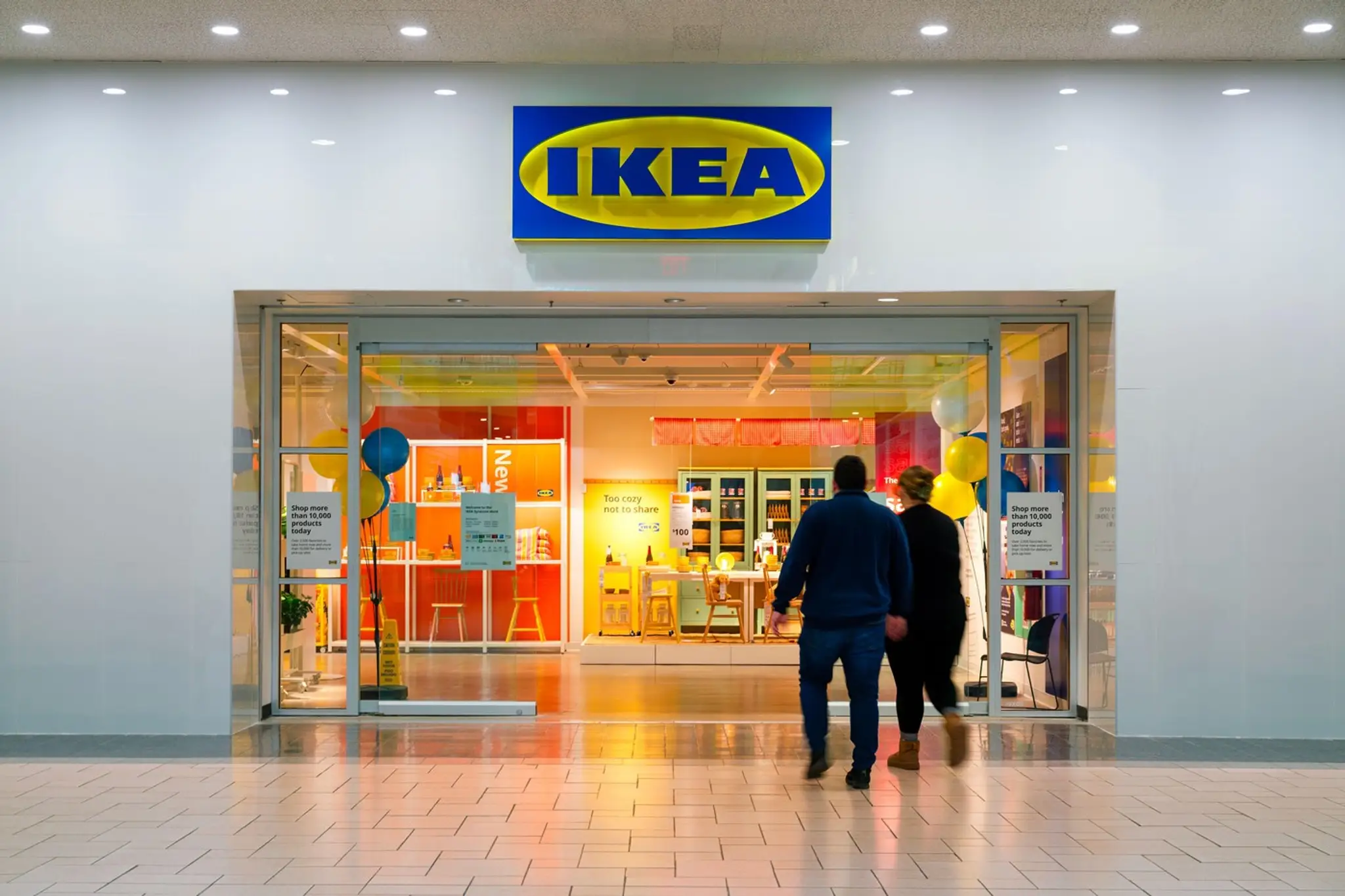 Na snímke vchod obchodného domu Ikea.