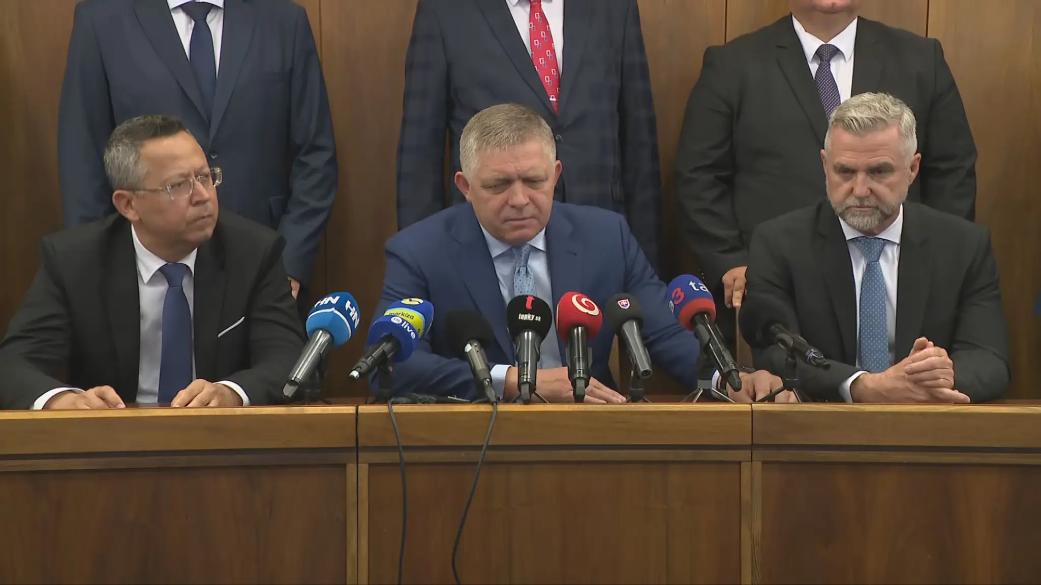 V strede premiér Robert Fico.