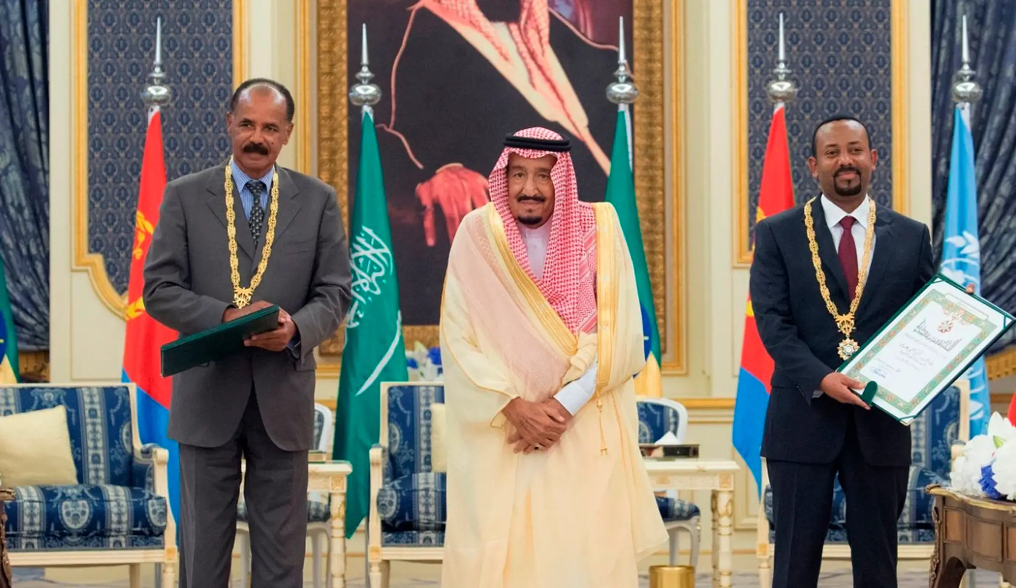 Eritrejský prezident Isaias Afwerki a etiópsky premiér Abiy Ahmed podpísali v nedeľu mierovú dohodu.