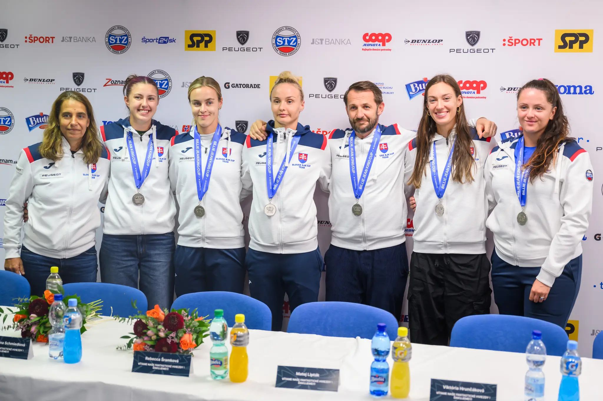 Slovenská reprezentácia sa už vrátila z Malagy, kde v Pohár Billie Jean Kingovej dosiahla najväčší úspech za vyše dve dekády.