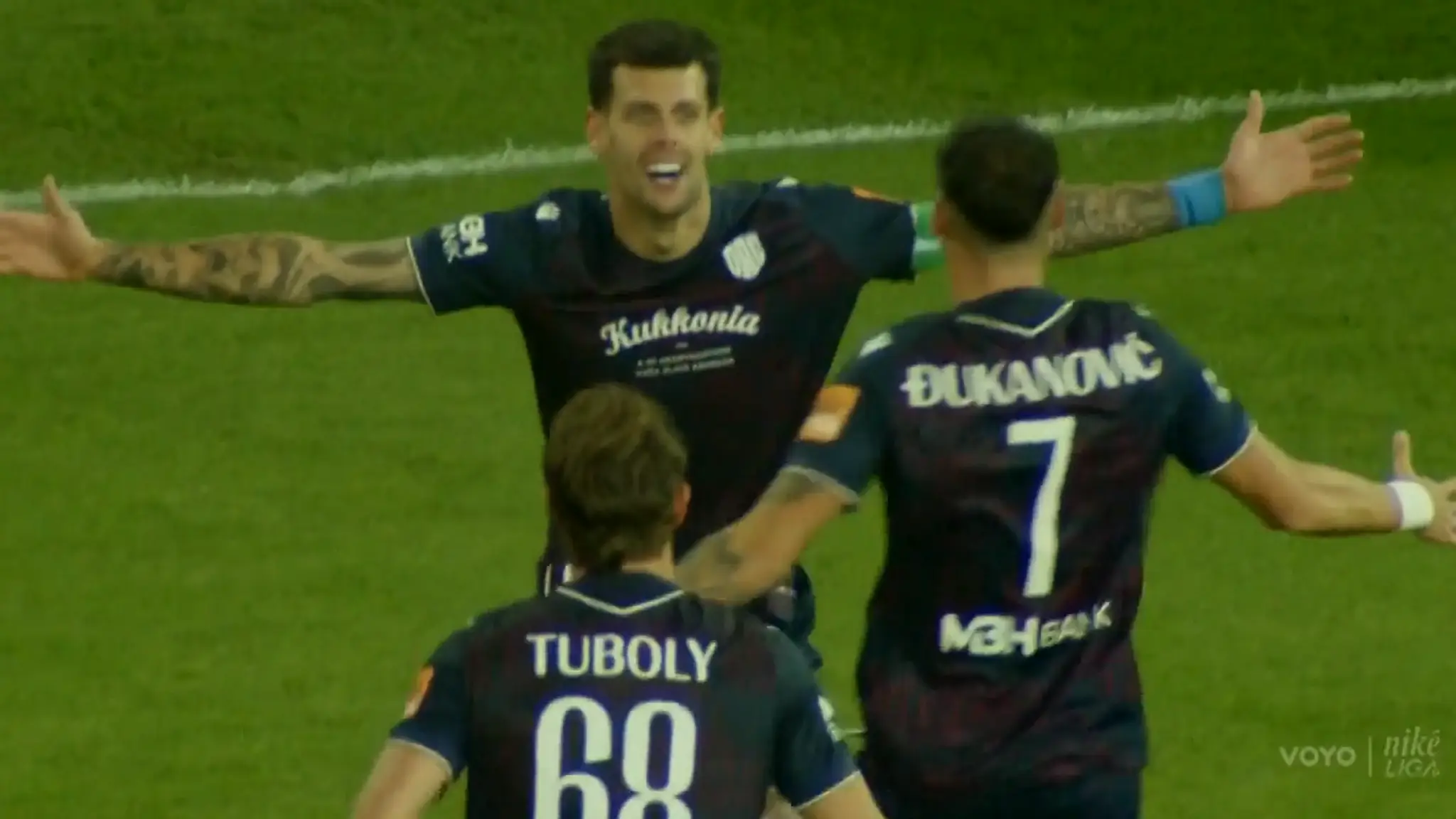 Futbalisti Dunajskej Stredy sa tešia z gólu