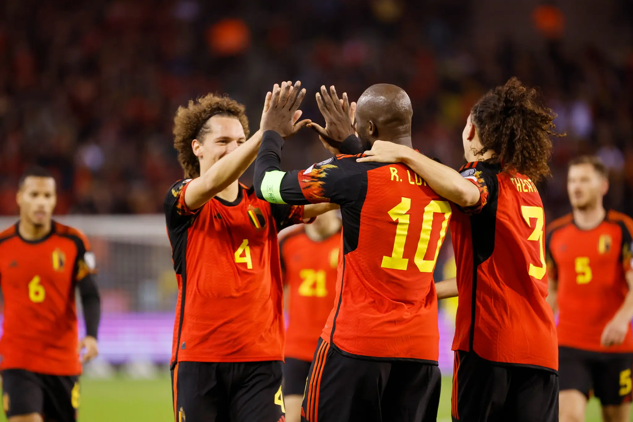 Belgičania postupujú z prvého miesta.