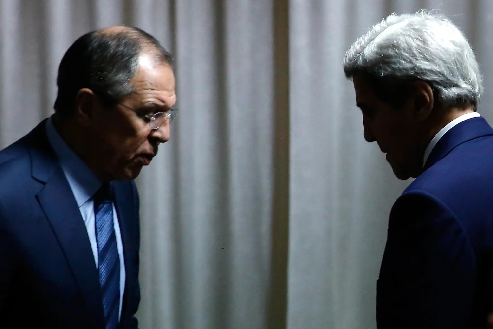 Šéf americkej diplomacie John Kerry  a jeho ruský rezortný kolega Sergej Lavrov.