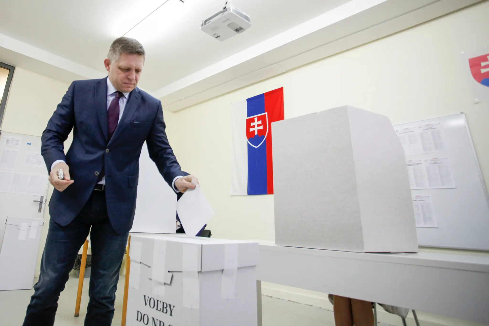 Robert Fico hlasuje v parlamentných voľbách