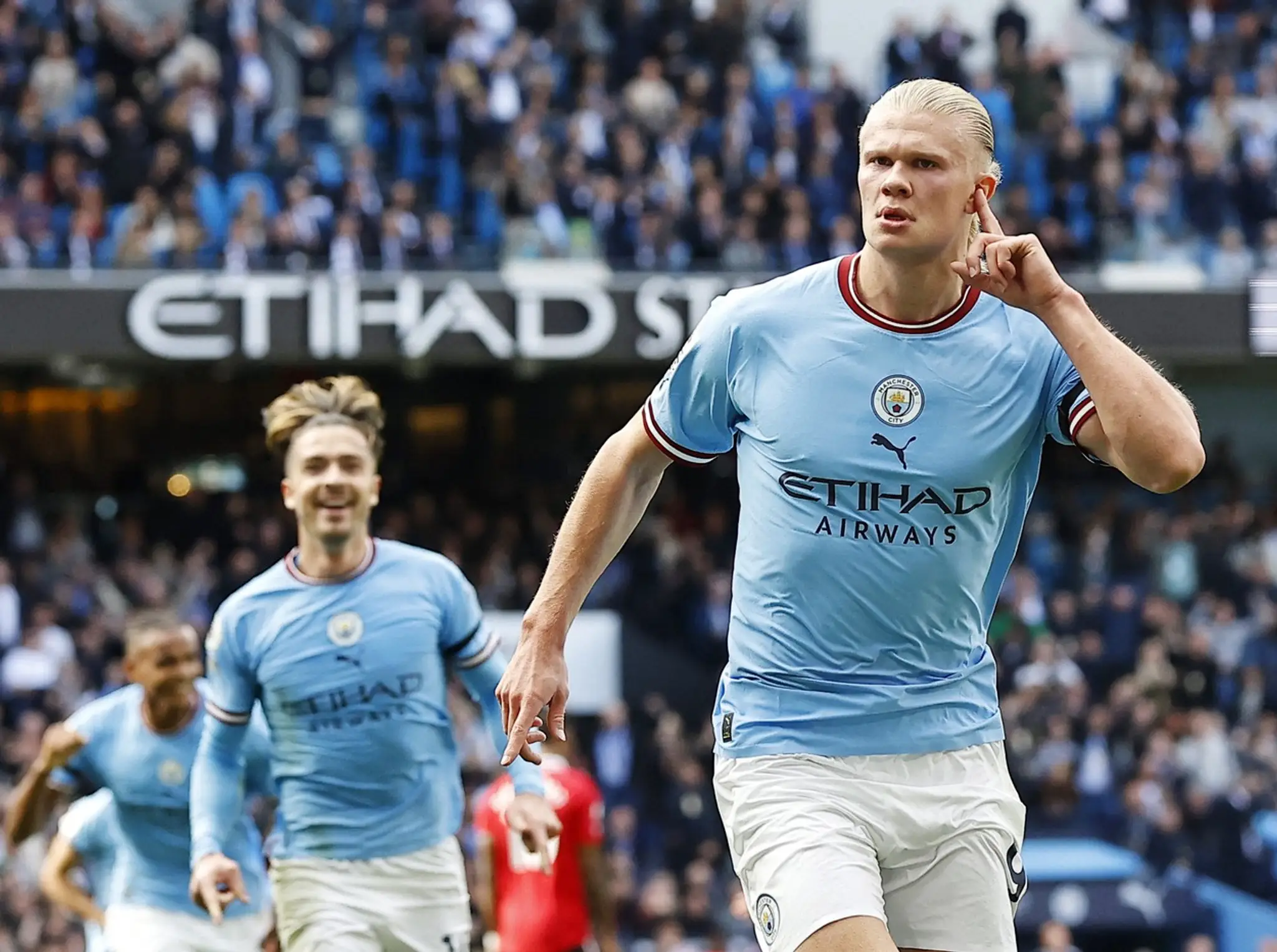Erling Haaland oslavuje hetrik proti United