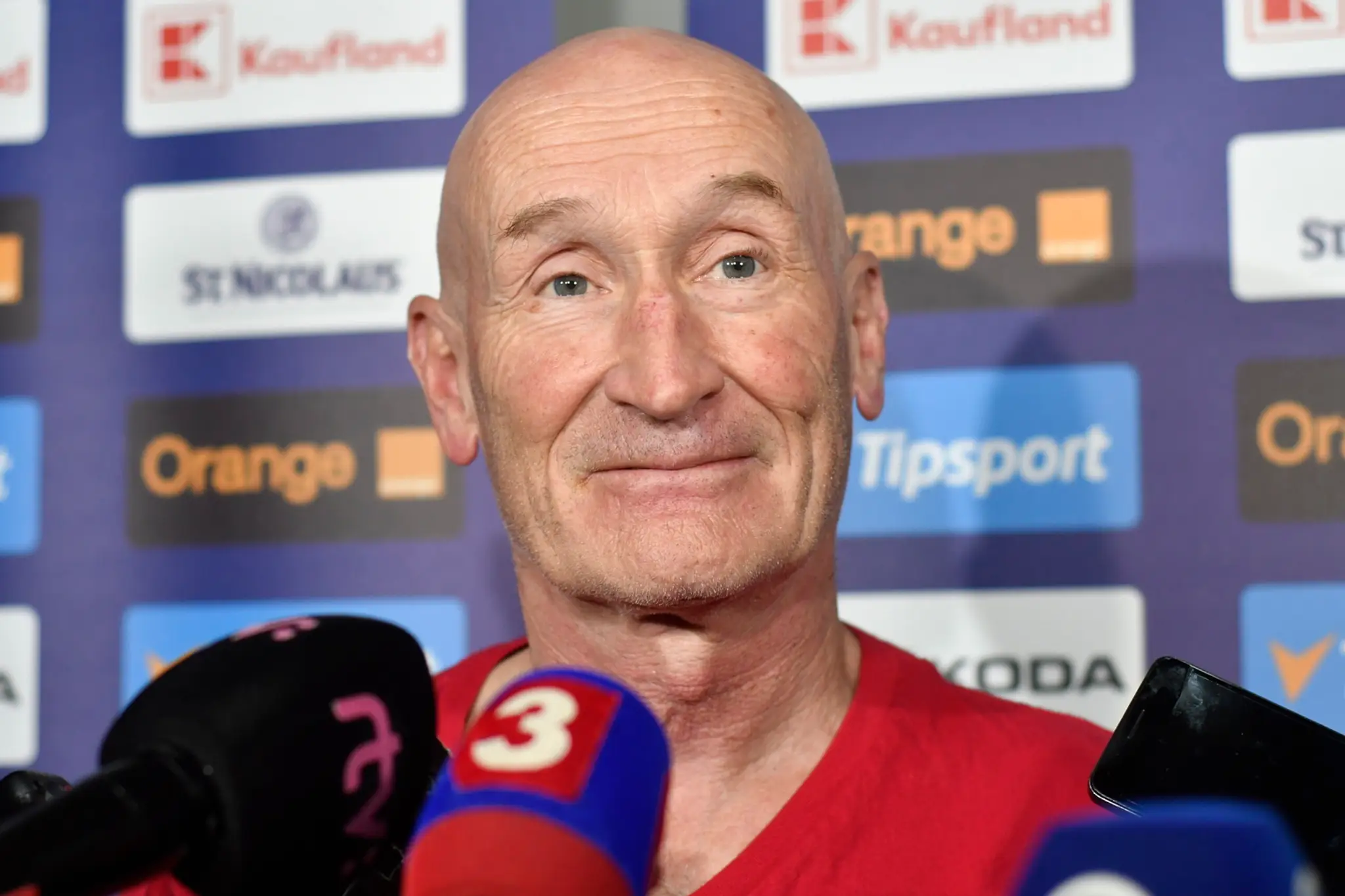 Tréner slovenskej hokejovej reprezentácie Craig Ramsay počas brífingu na zraze pred MS v Dánsku.