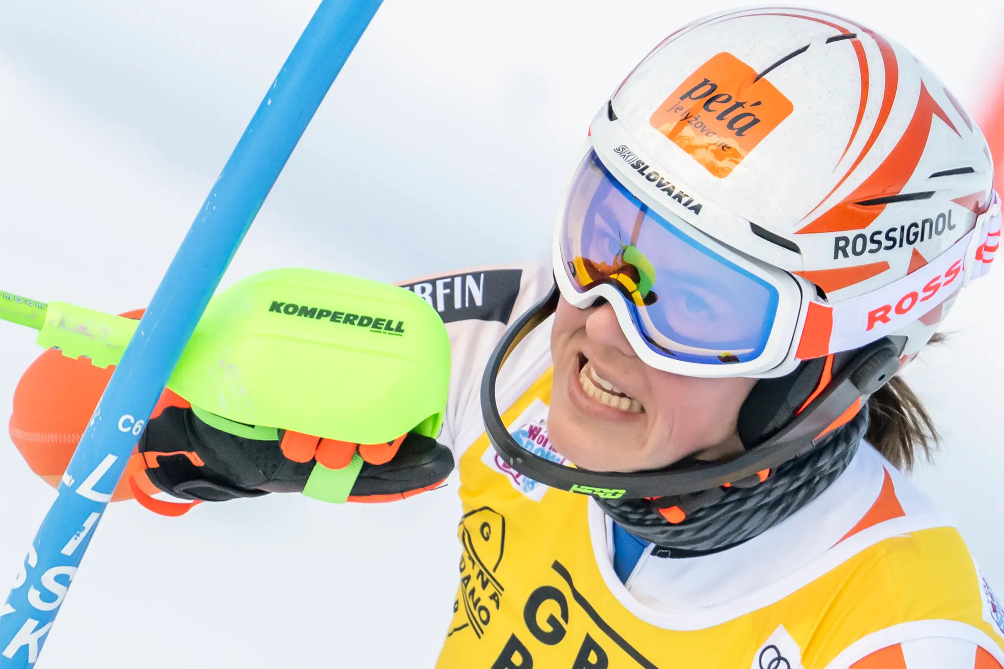 Lyžiarka Petra Vlhová v slalome Svetového pohára v Sestriere.