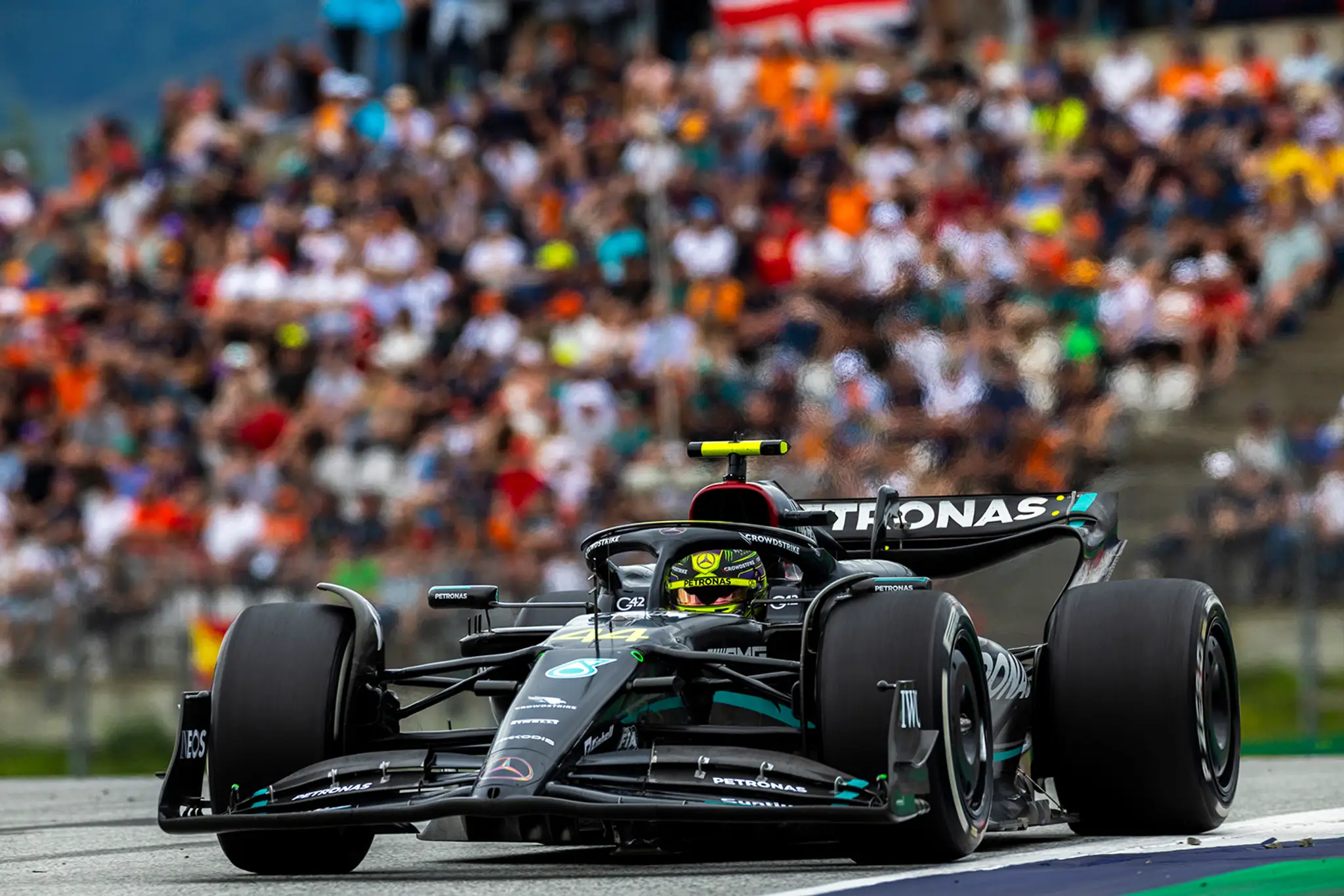 Lewis Hamilton na Mercedese.