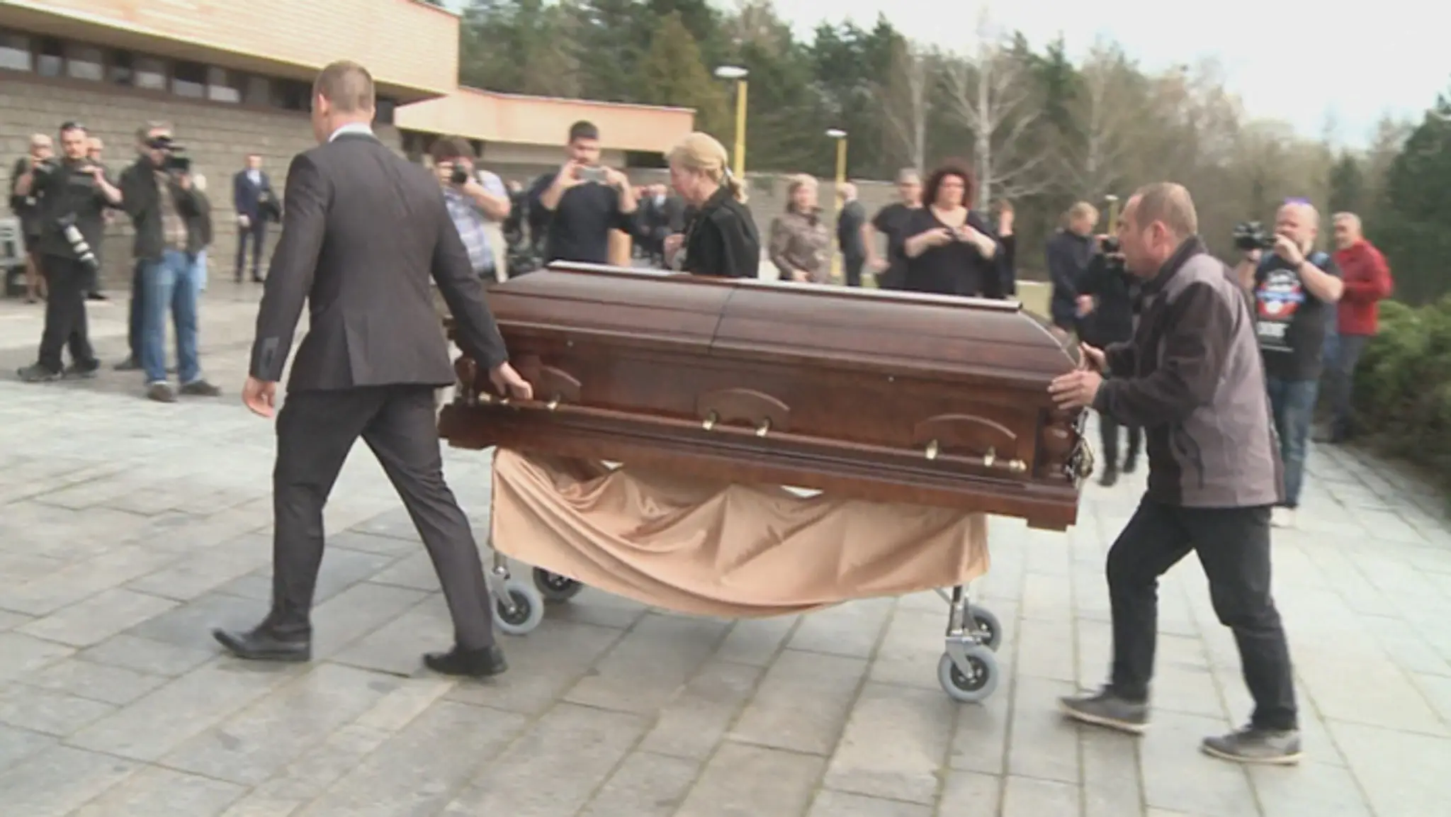 Pochovali expredsedu parlamentu Pavla Pašku.
