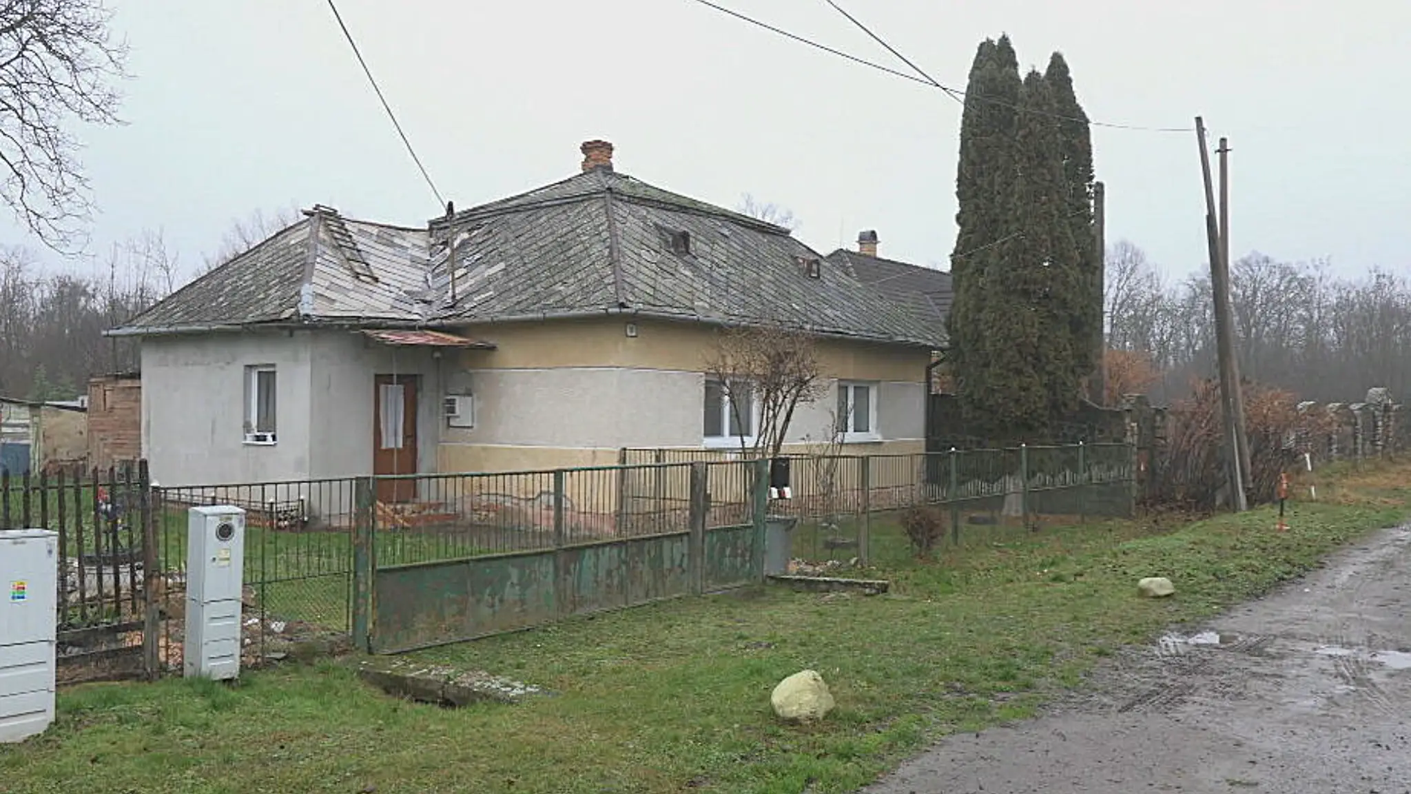 Dom pri Michalovciach, v ktorom malo dôjsť k útoku na ženu.