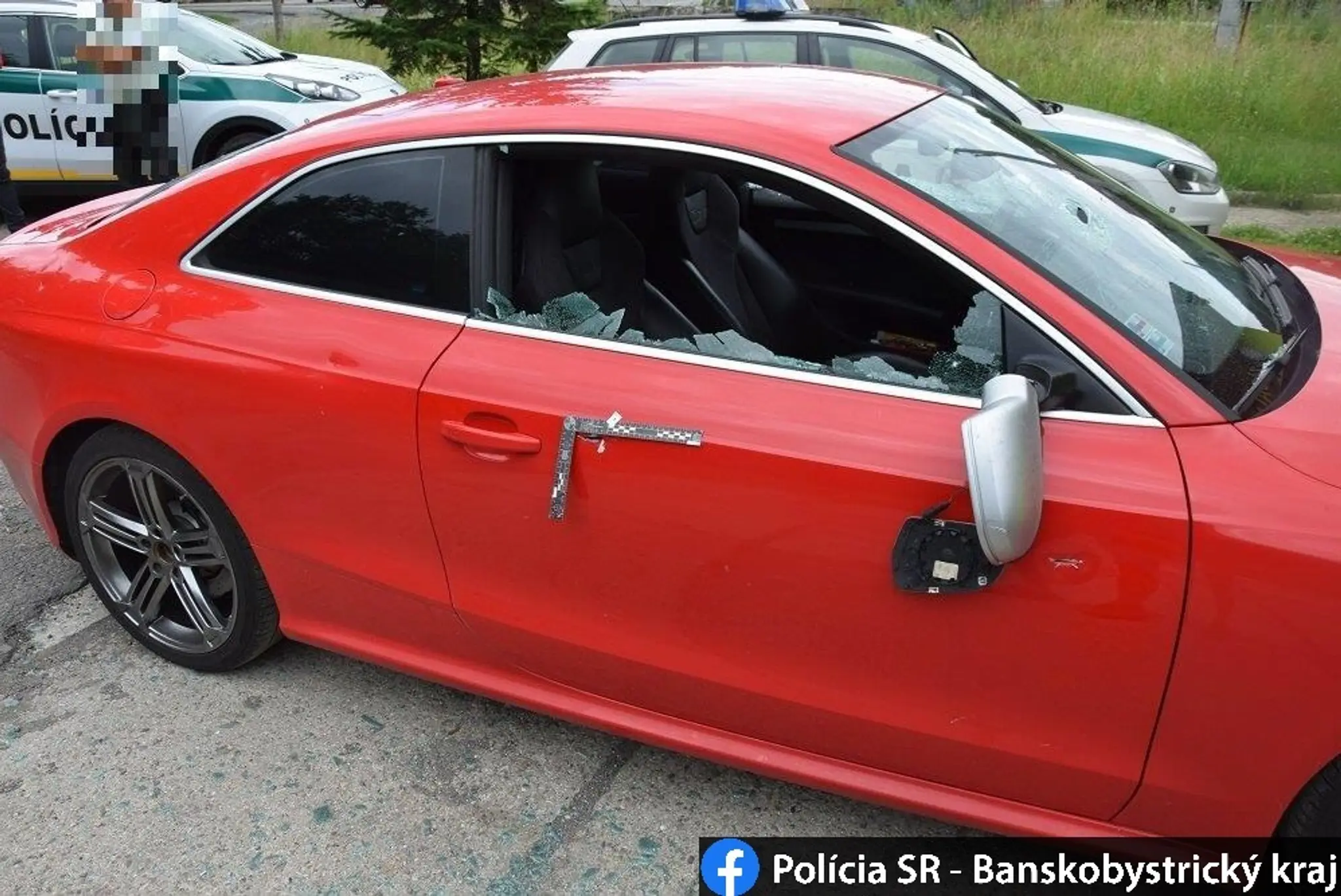 Poškodené auto Audi RS5 v Hriňovej.