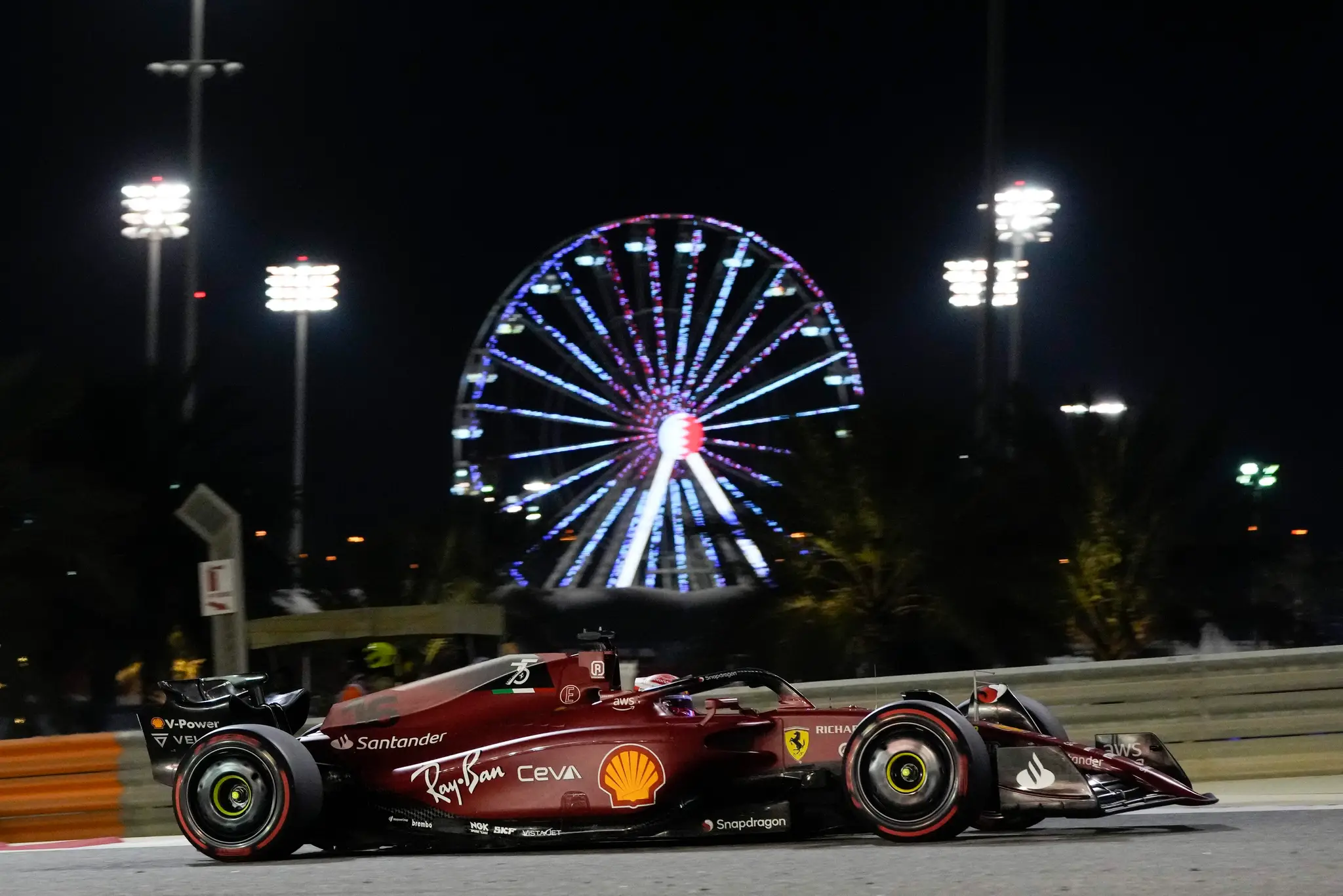 Charles Leclerc v monoposte Ferrari.