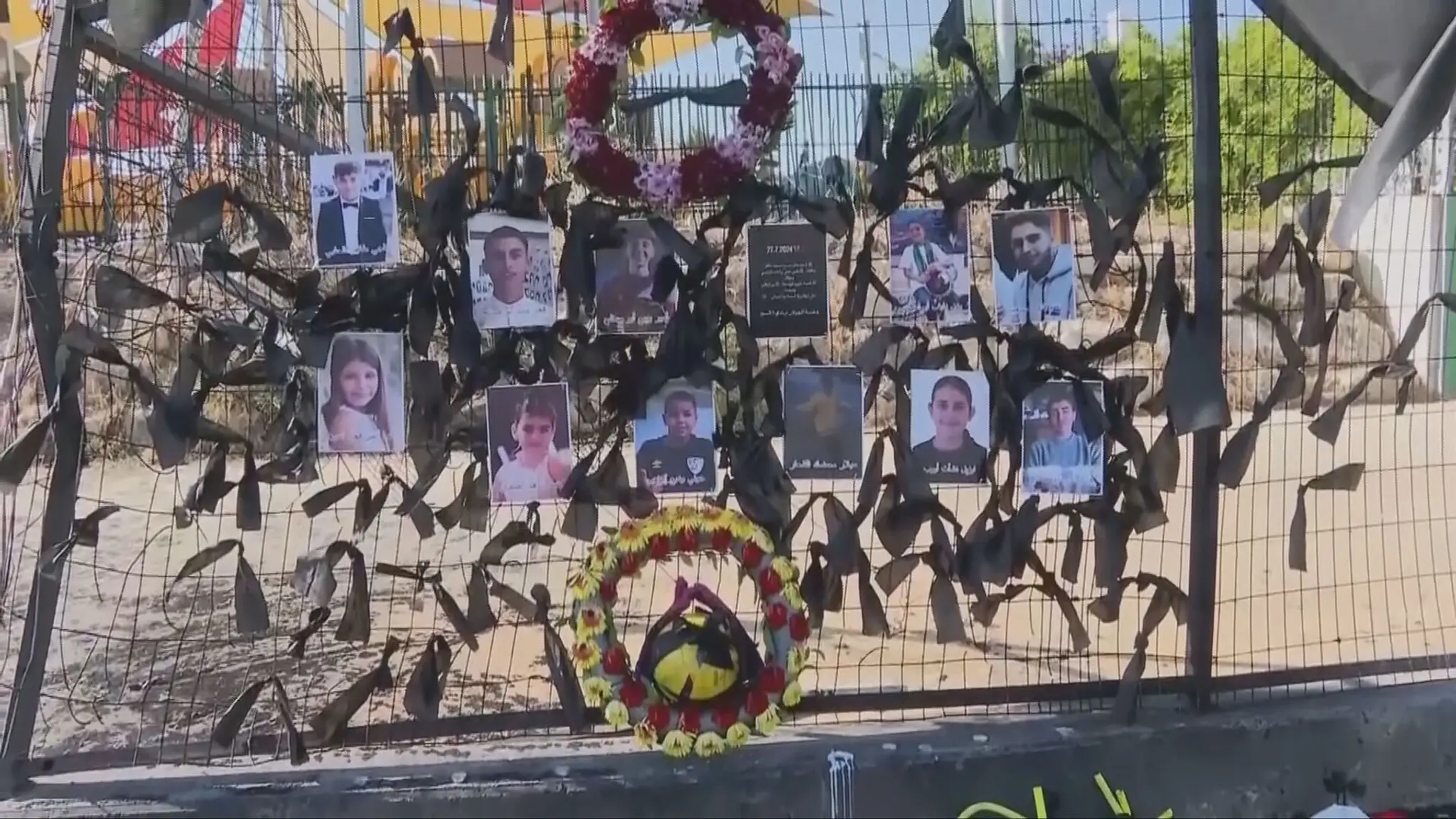 Izrael sľubuje pomstu za útok na ihrisko, kde zahynulo 12 detí.