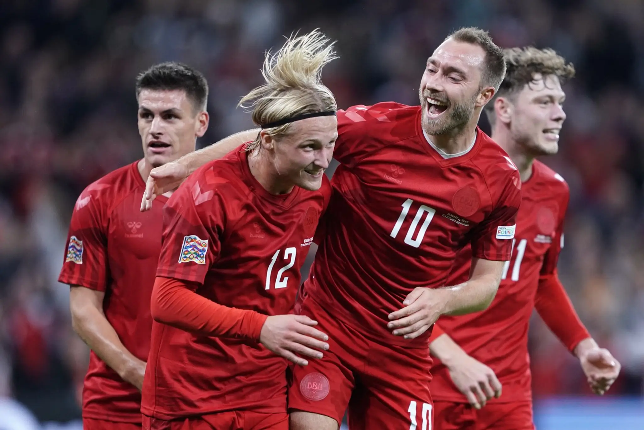 Eriksen (10) chýbať nemôže.