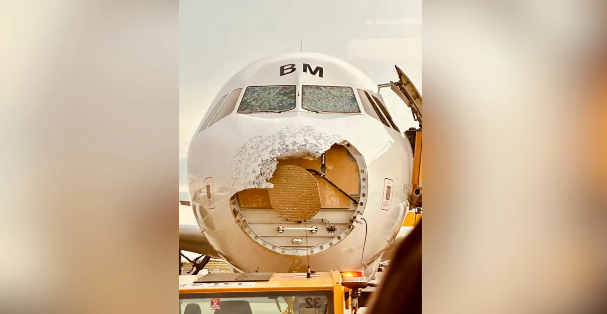 Poškodené lietadlo Austrian Airlines 