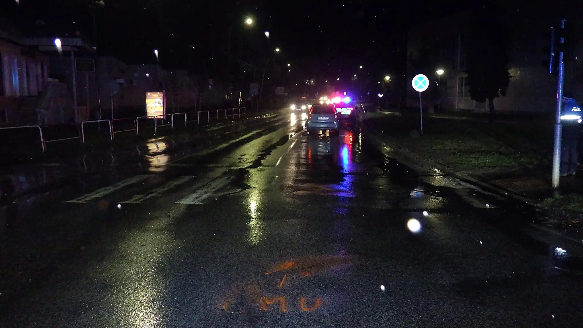 Zrazil chodkyňu na priechode.