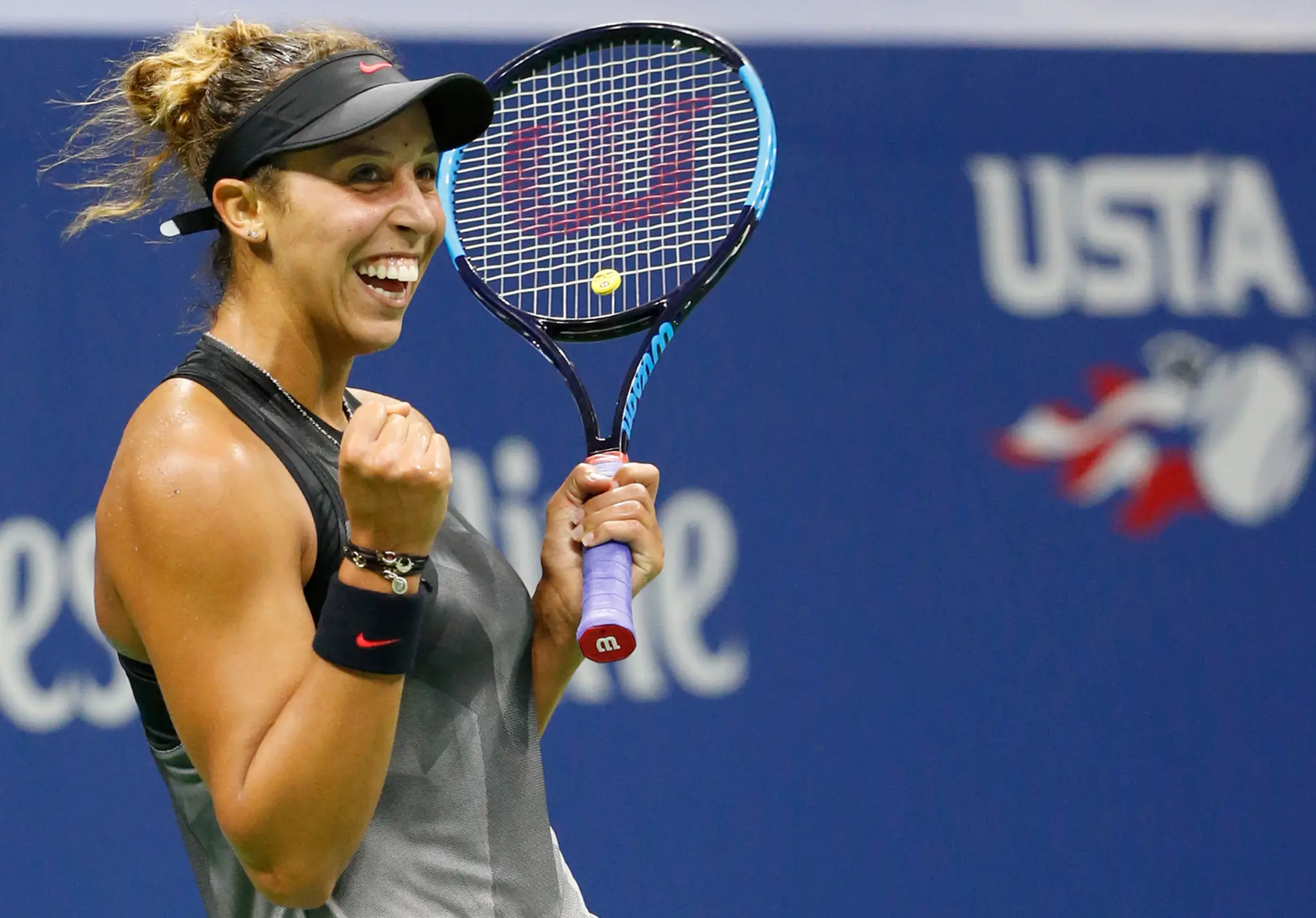 Američanka Madison Keysová sa raduje po víťazstve proti Kaii Kanepiovej v semifinále dvojhry US Open.