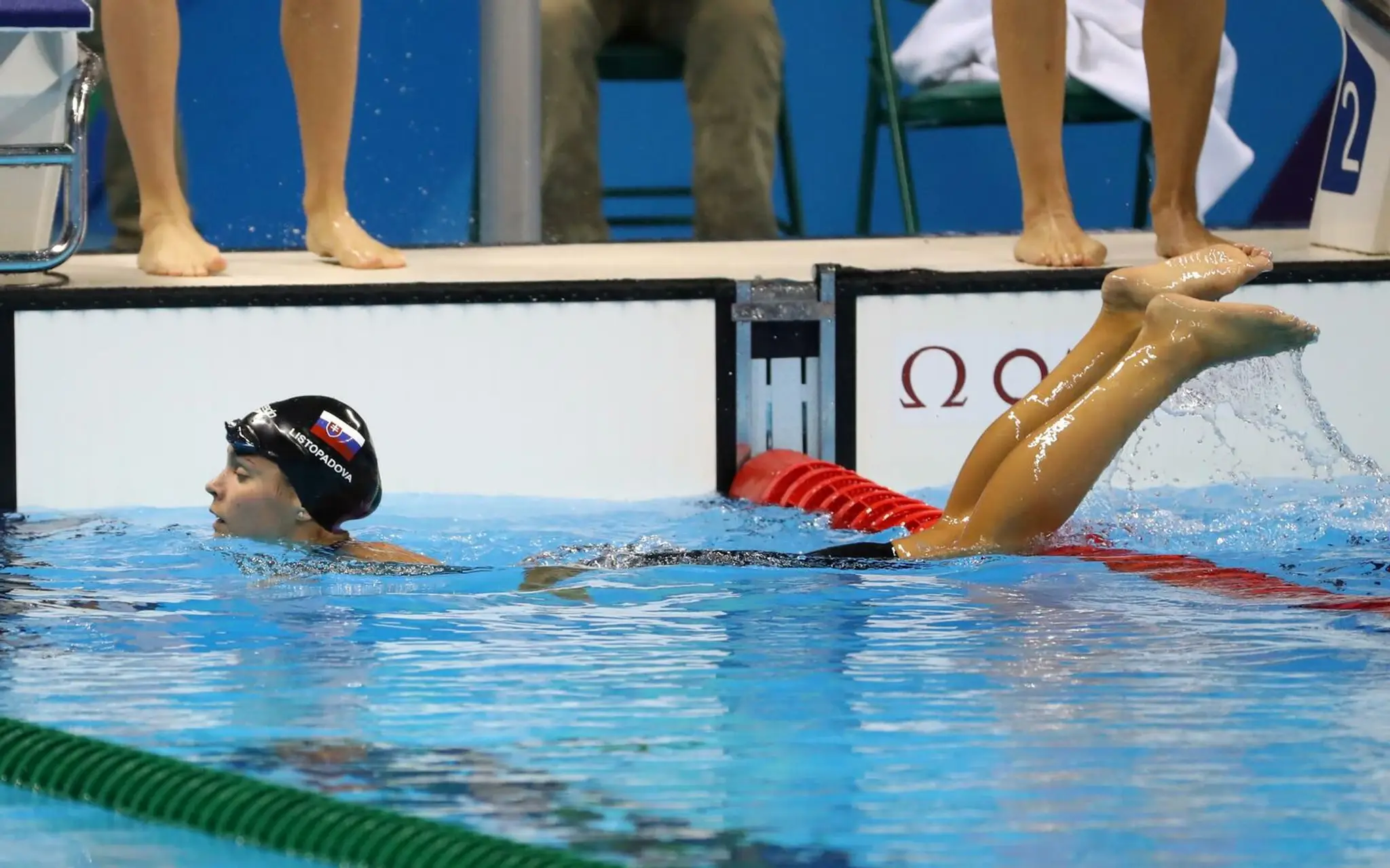 Katarína Listopadová po rozplavbách na 100 m motýlik na letných olympijských hrách v Riu de Janeiro.