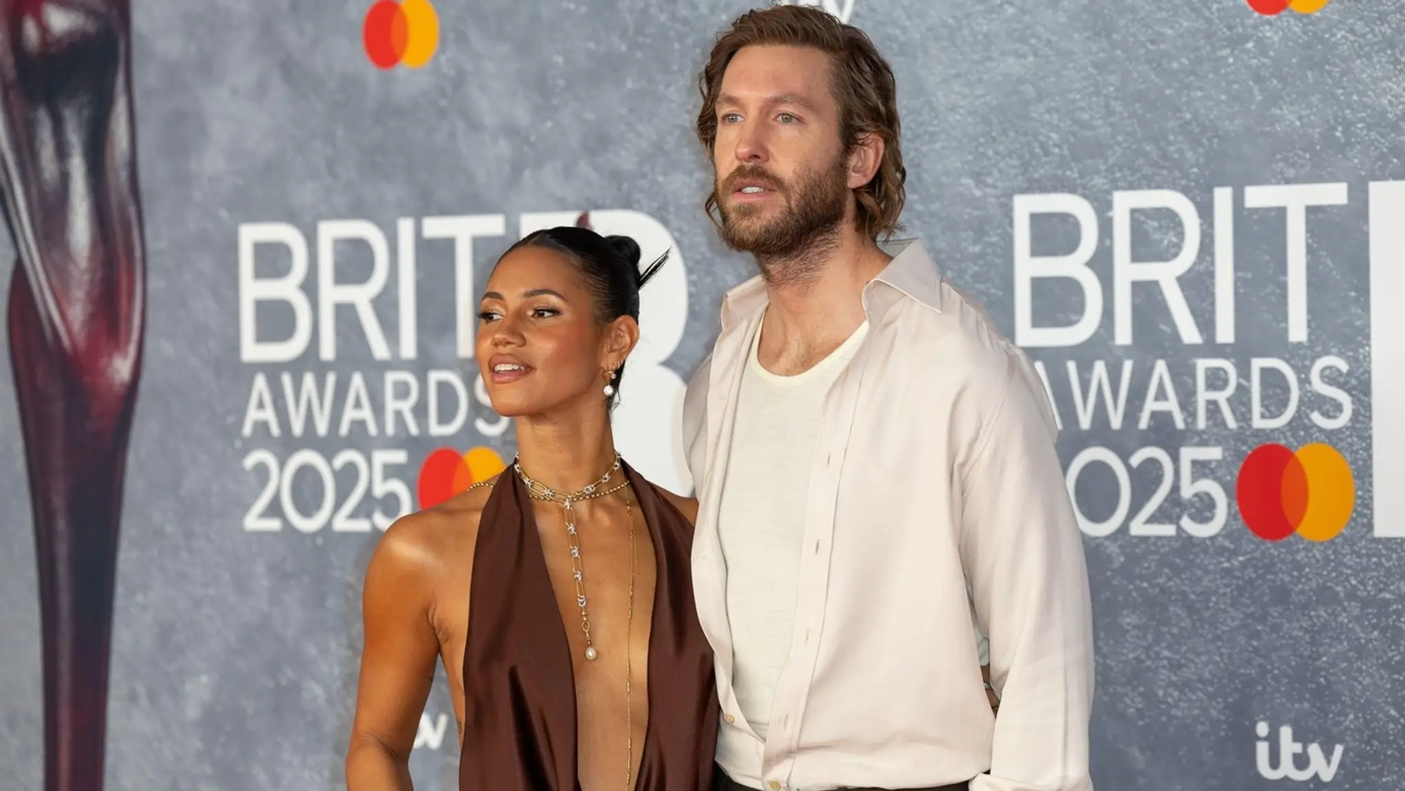 Calvin Harris sa stal otcom. 