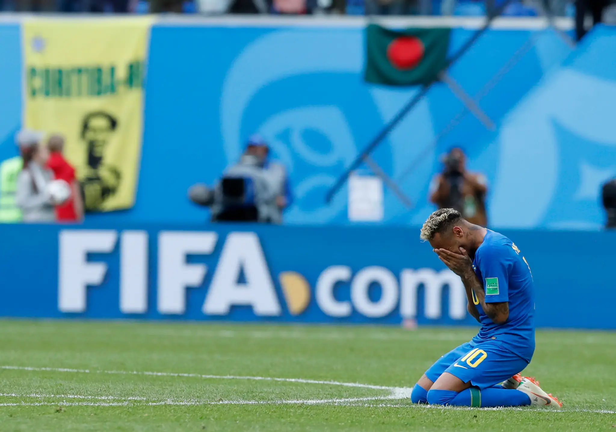 Neymar prežíval výhru nad Kostarikou so slzami v očiach.