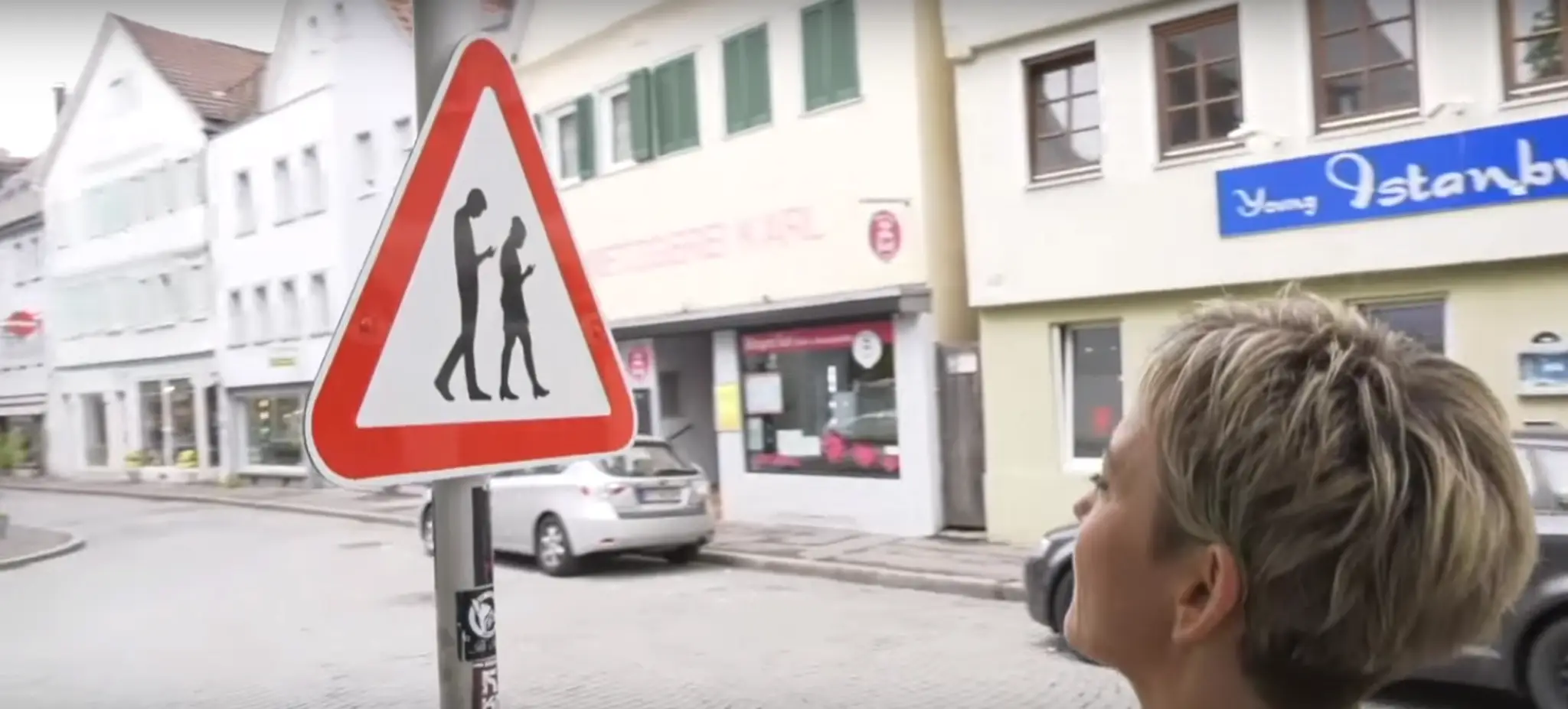 Úrady však značku oficiálne neschválili. 
