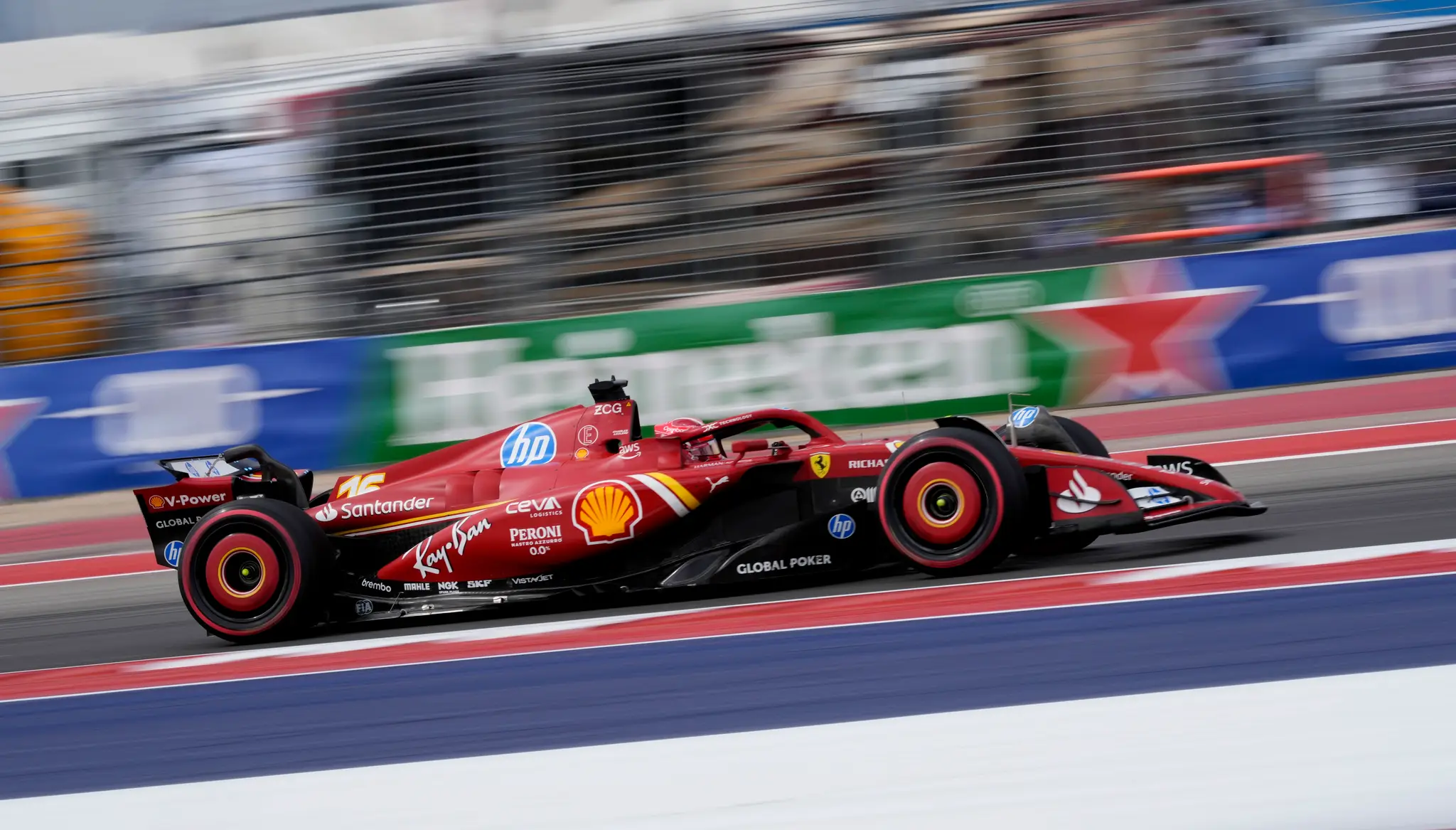 Charles Leclerc na okruhu v Austine