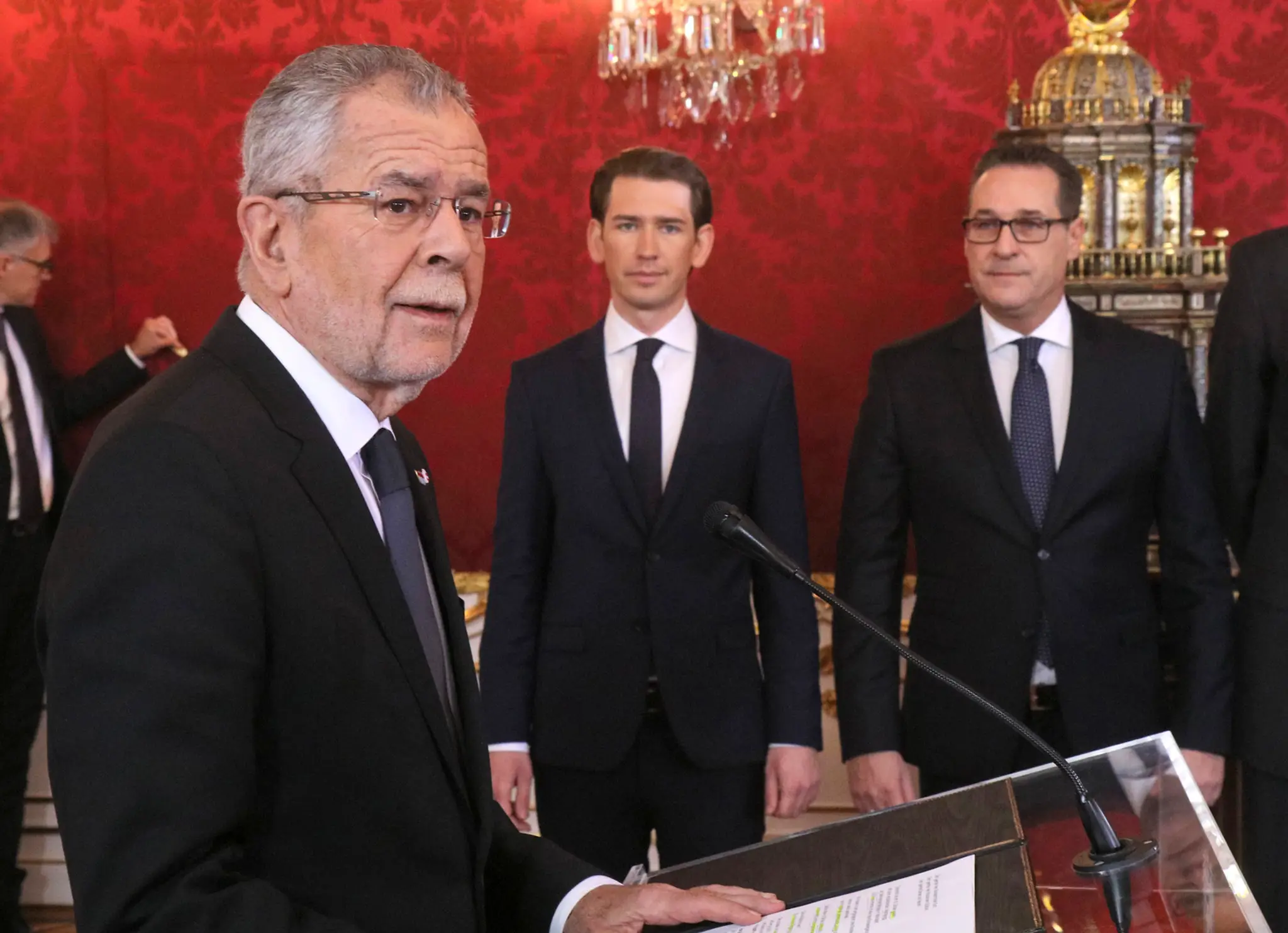 Tony na cestách spoznal priateľku Tatianu. 