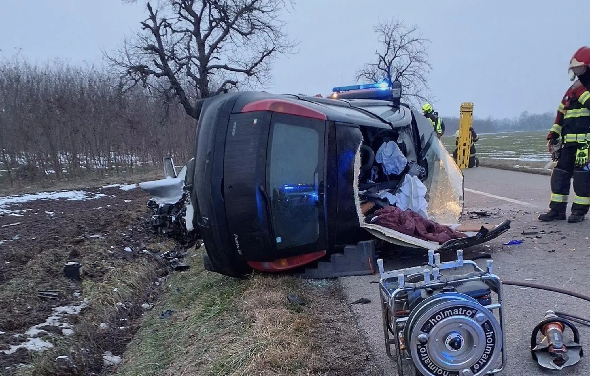 Nehoda na juhu Slovenska si vyžiadala dvoch vážne zranených