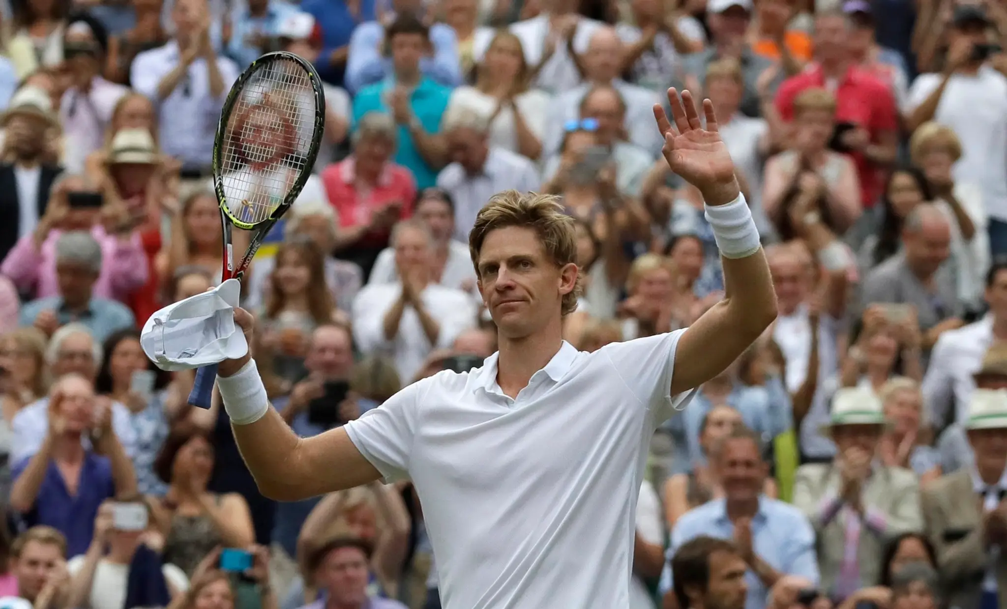 Kevin Anderson reaguje po postupe do finále Wimbledonu.