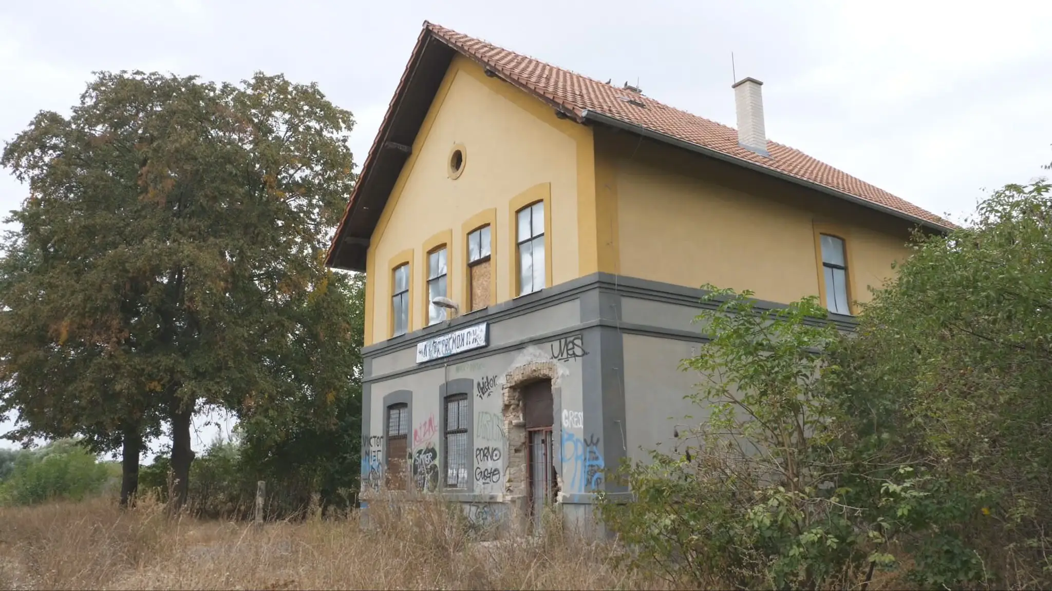 Záber na štátnu budovu