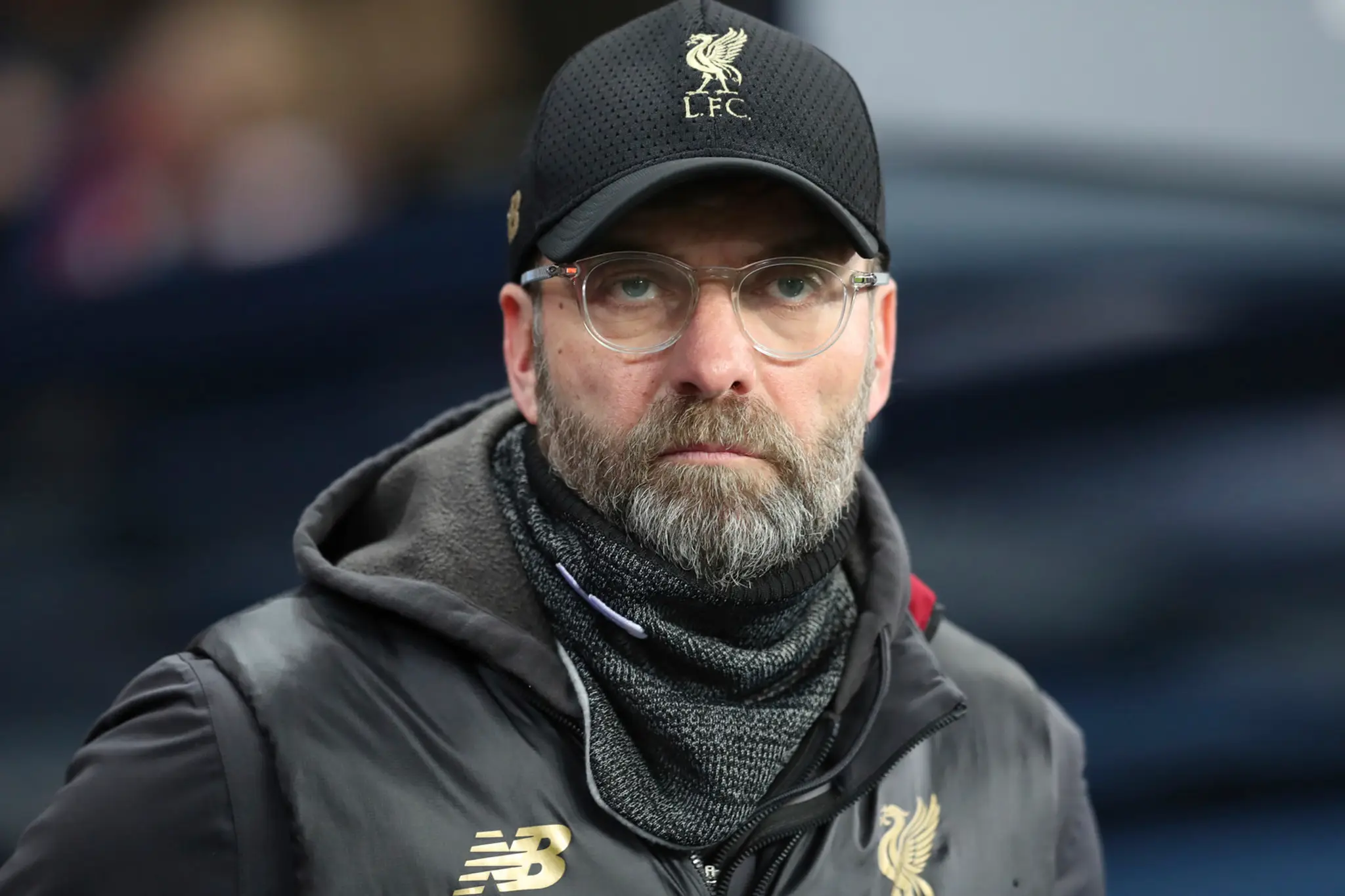 Andrew Robertson z Liverpoolu oslavuje gól na pôde Manchesteru City.
