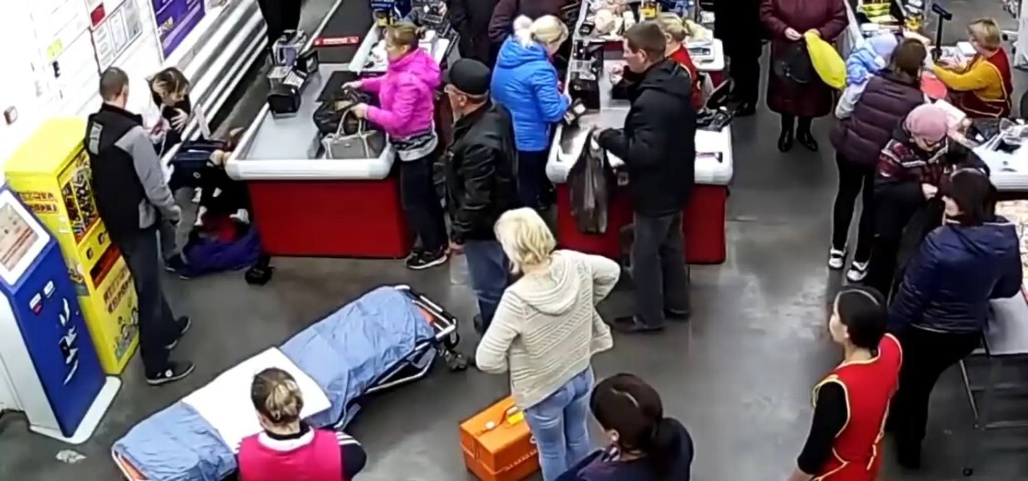 Pôrod v ruskom supermarkete.