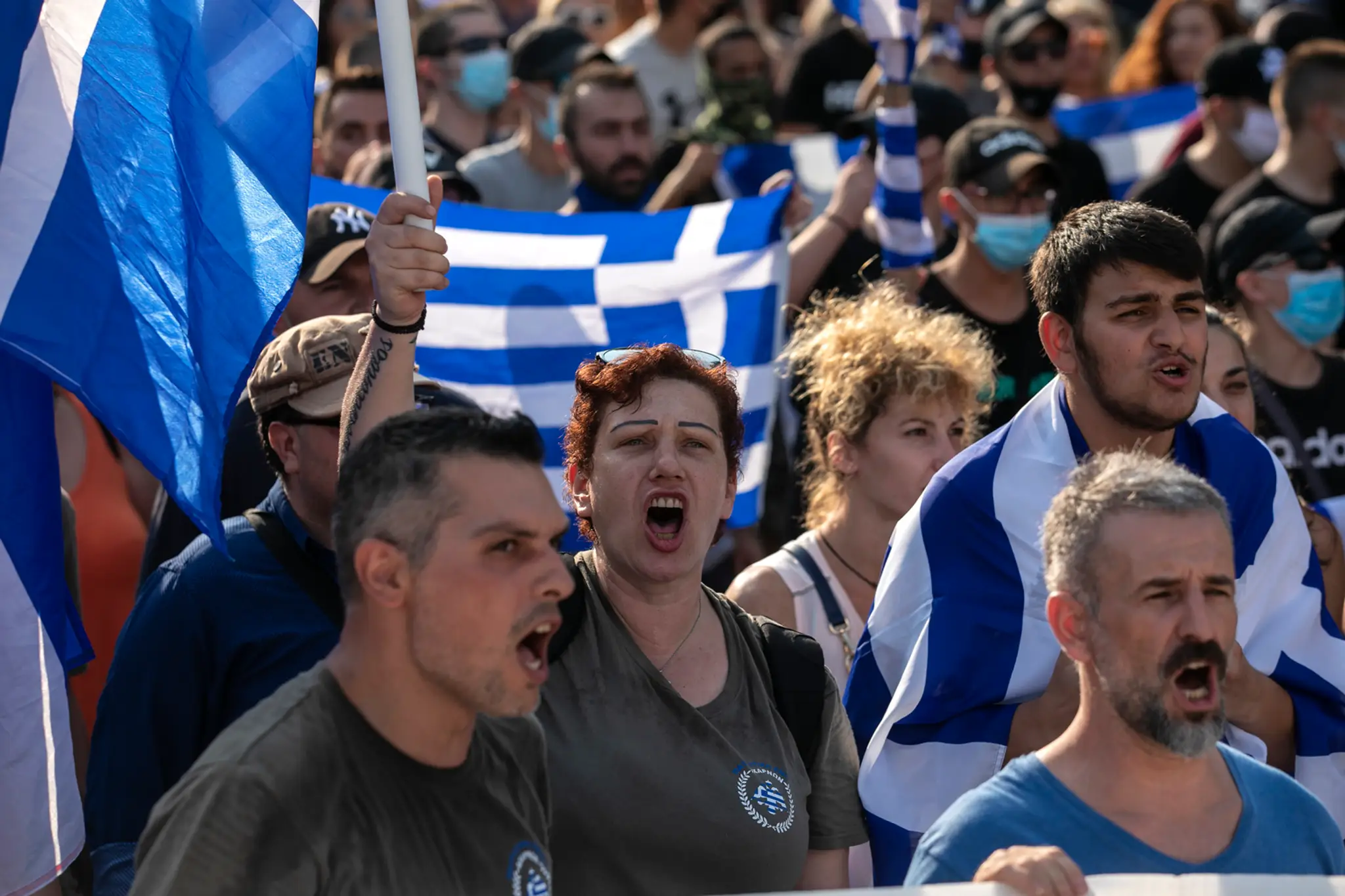 Tisícky Grékov protestovali proti plánom na zavedenie povinného očkovania