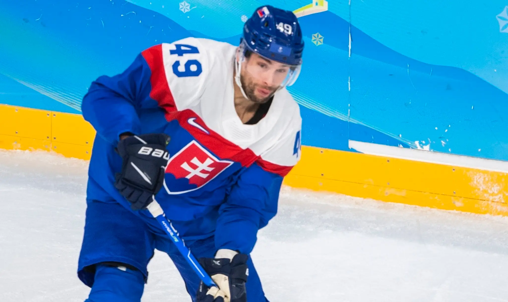 Na snímke hokejista Slovenska Samuel Takáč v zápase základnej C-skupiny Švédsko - Slovensko.