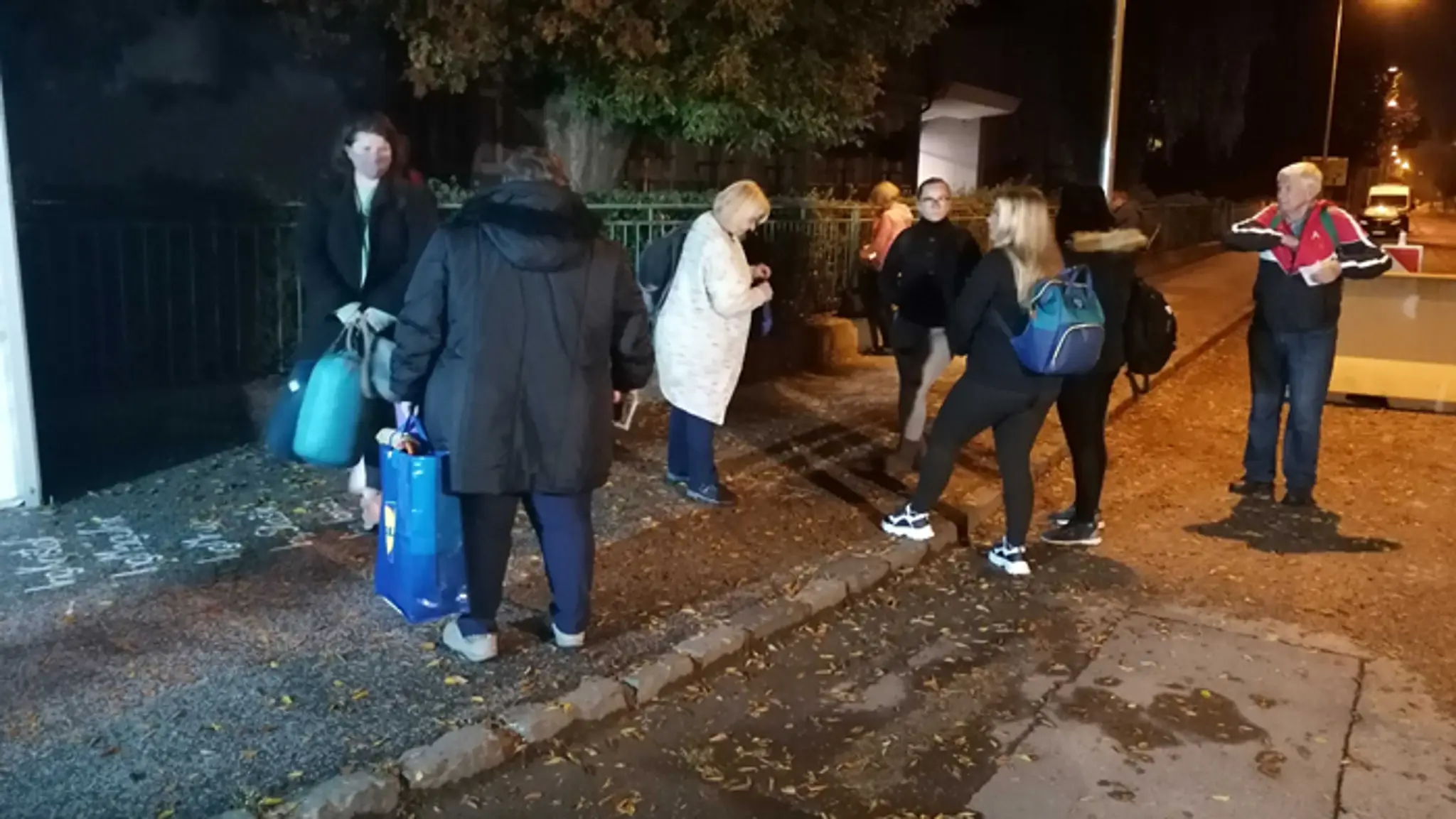 Do areálu pri Mestskej hale v Prešove začali už v noci púšťať prvých navštevníkov.