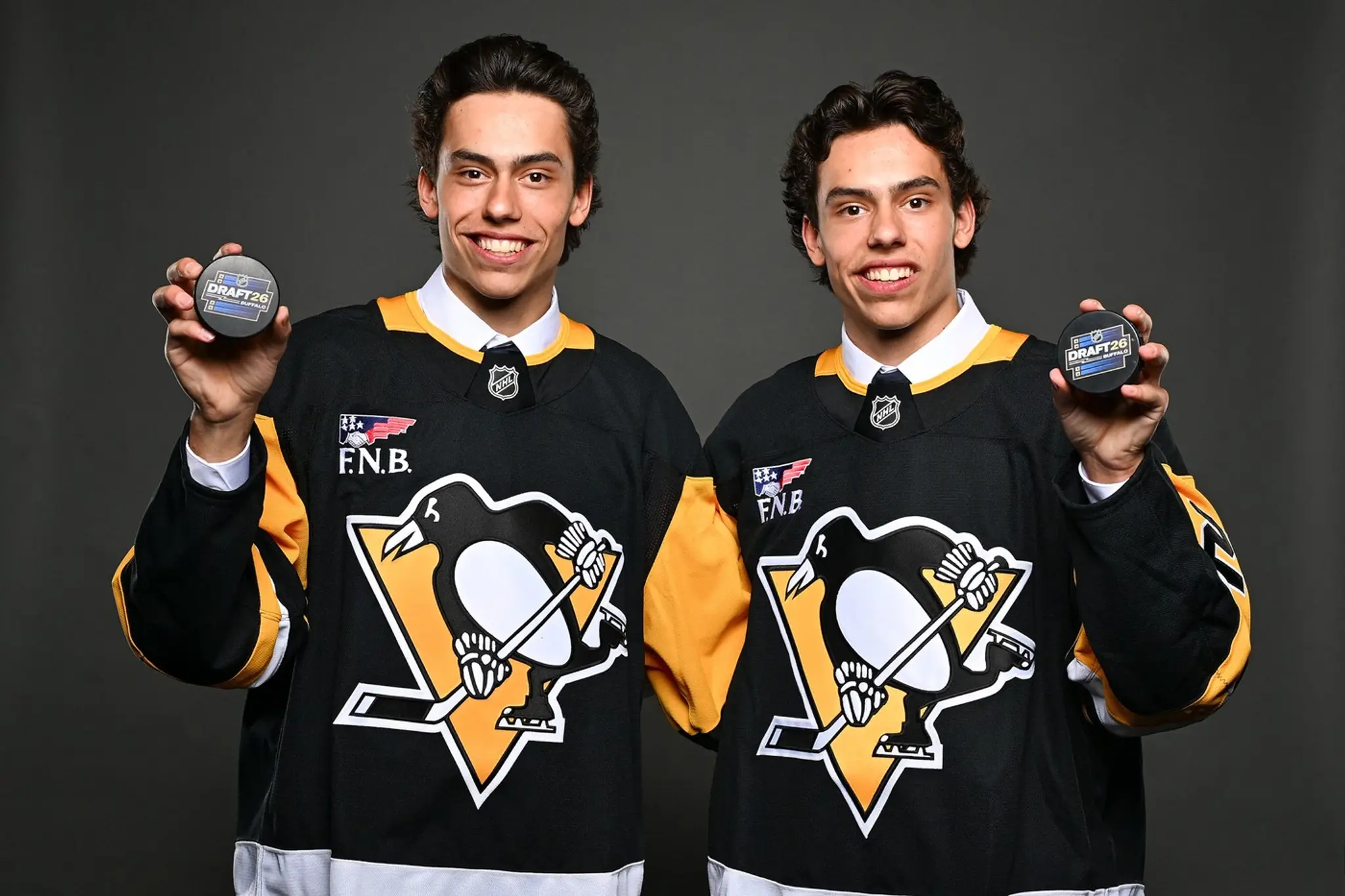 Pittsburgh draftoval kanadské dvojičky Liama a Markusa Rucka.