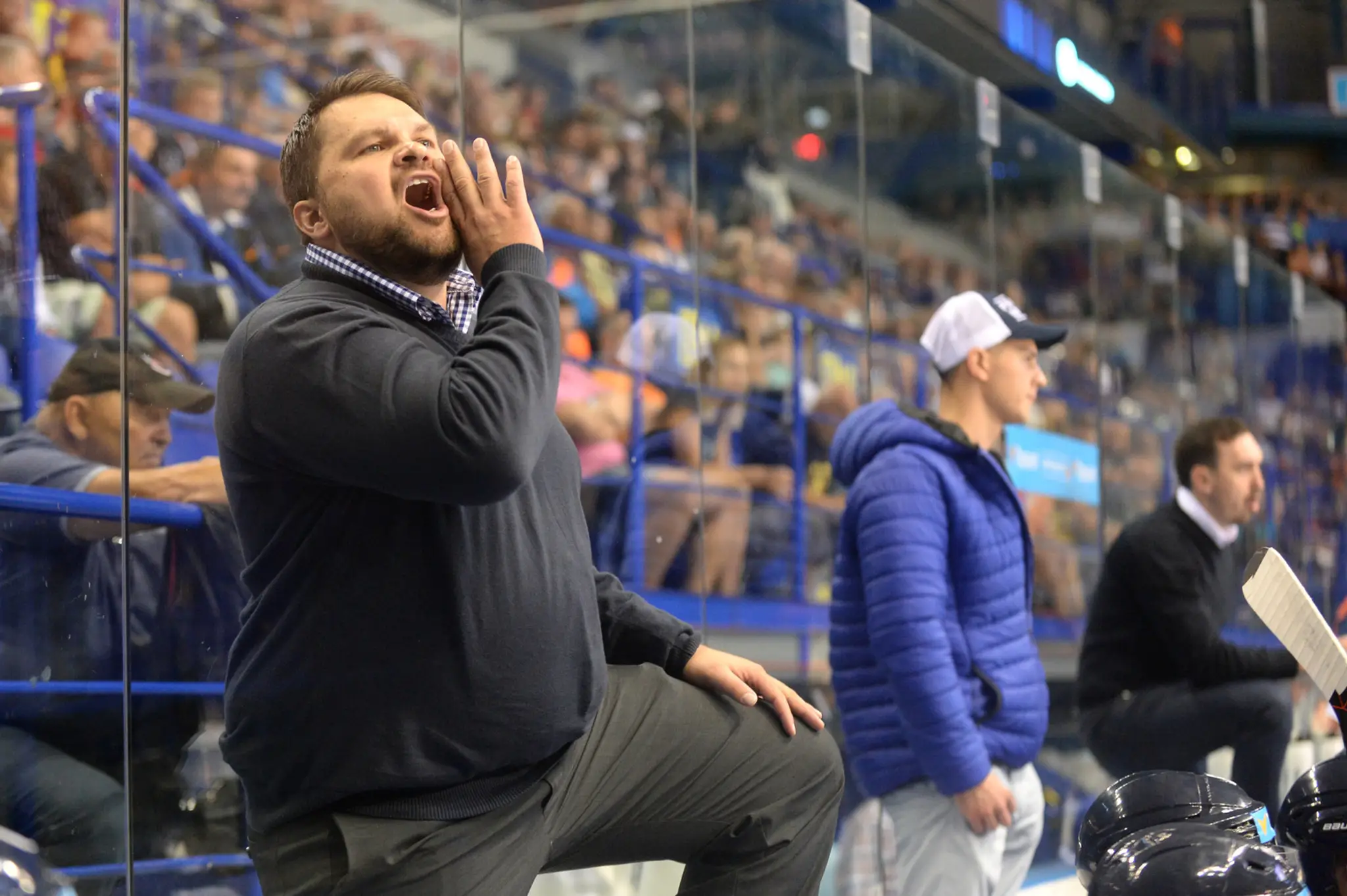 Tréner Popradu Petr Jonák v 1. kole hokejovej Tipsport Ligy HC Košice – HK Poprad.