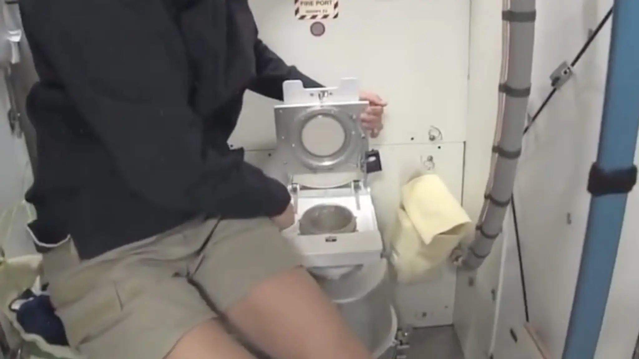 Špeciálna toaleta v rakete