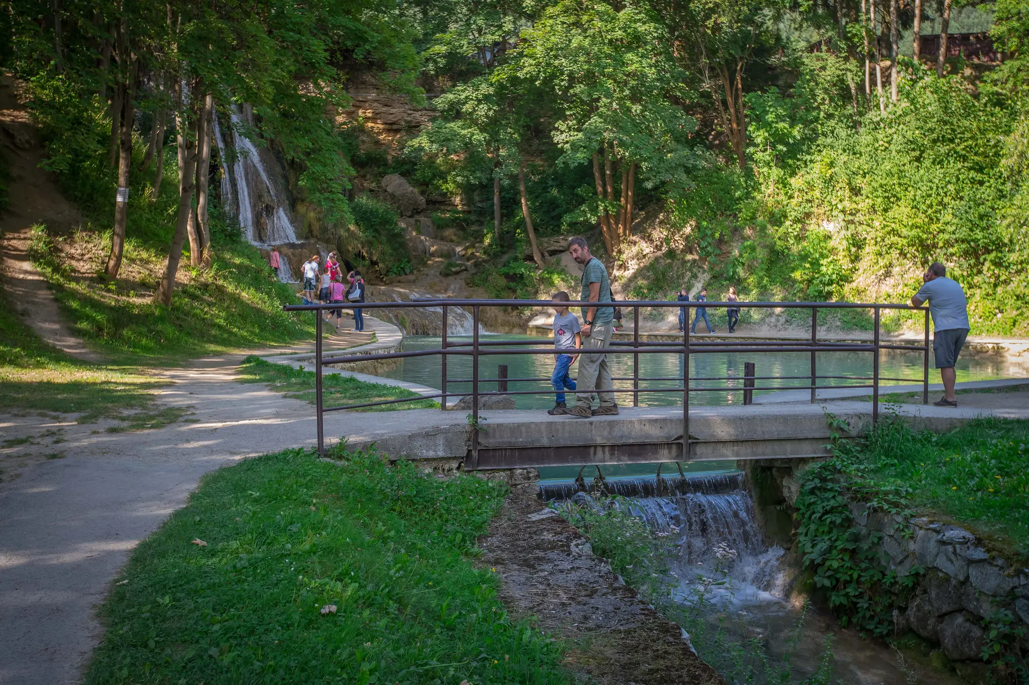Nenápadný slovenský vodopád láka na kúpanie.