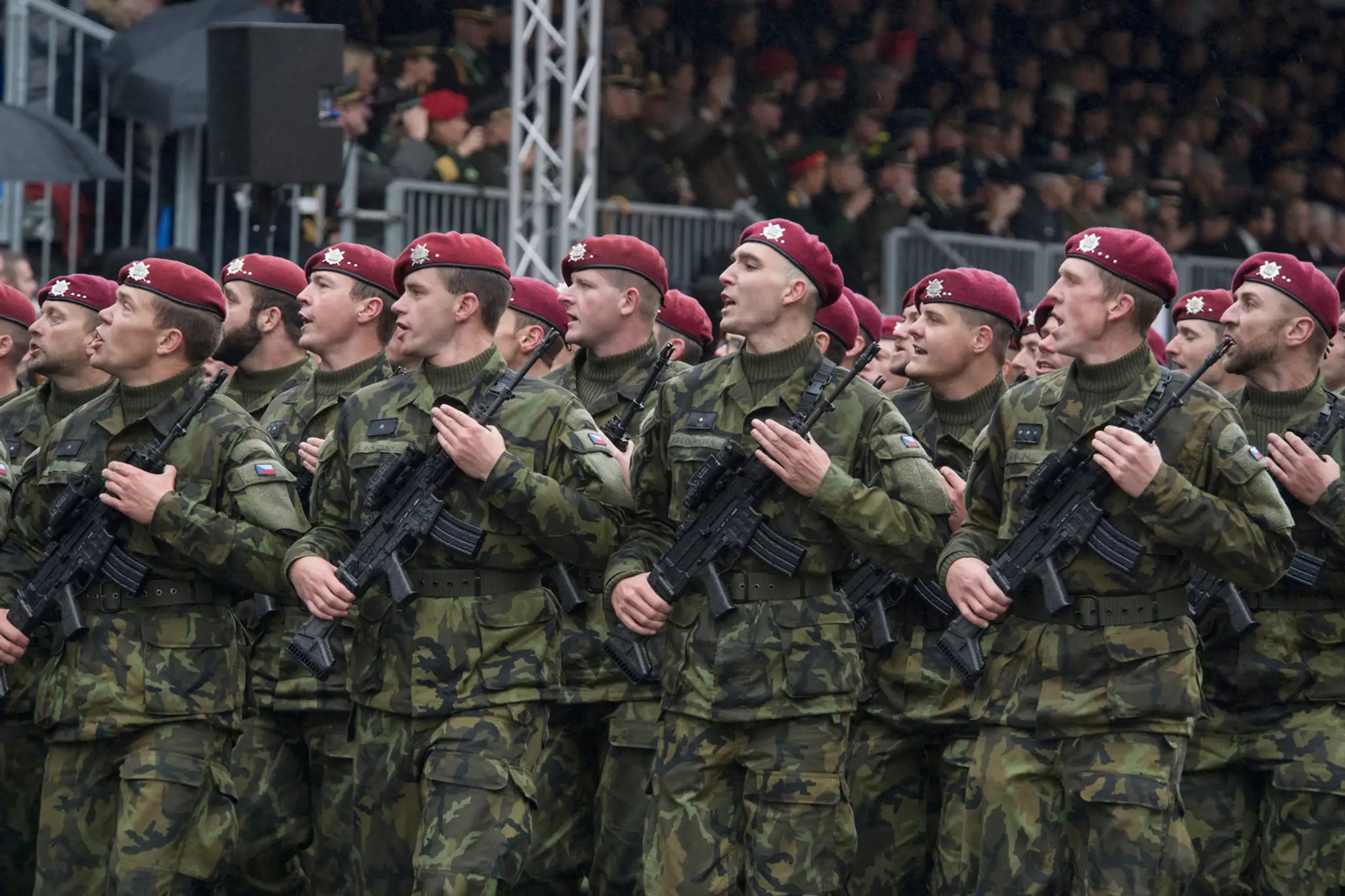 Vojenská prehliadka v Prahe.