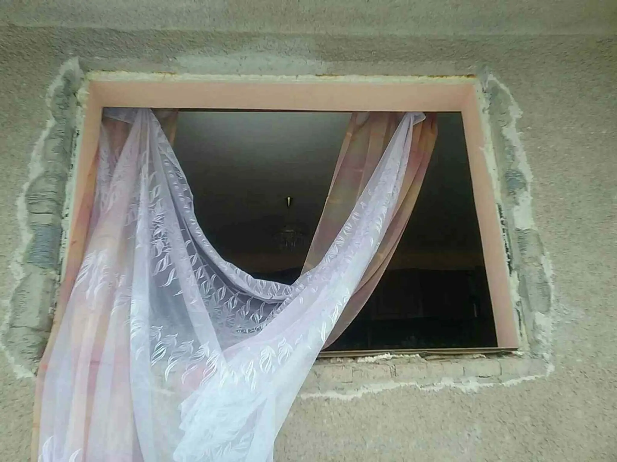 Po výbuchu plynu v Gregorovciach, okres Prešov. 