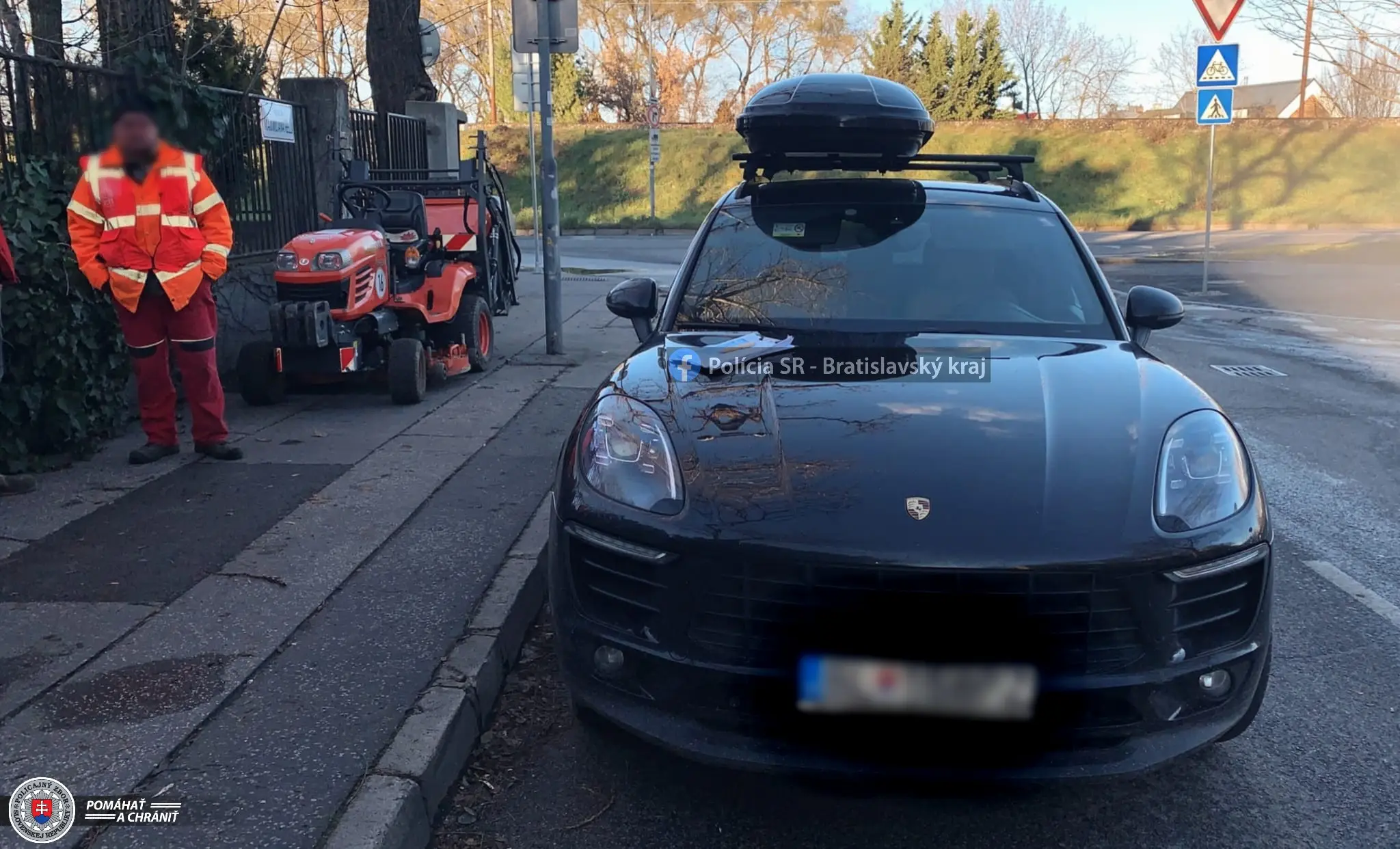 Zrážka kosačky a Porsche