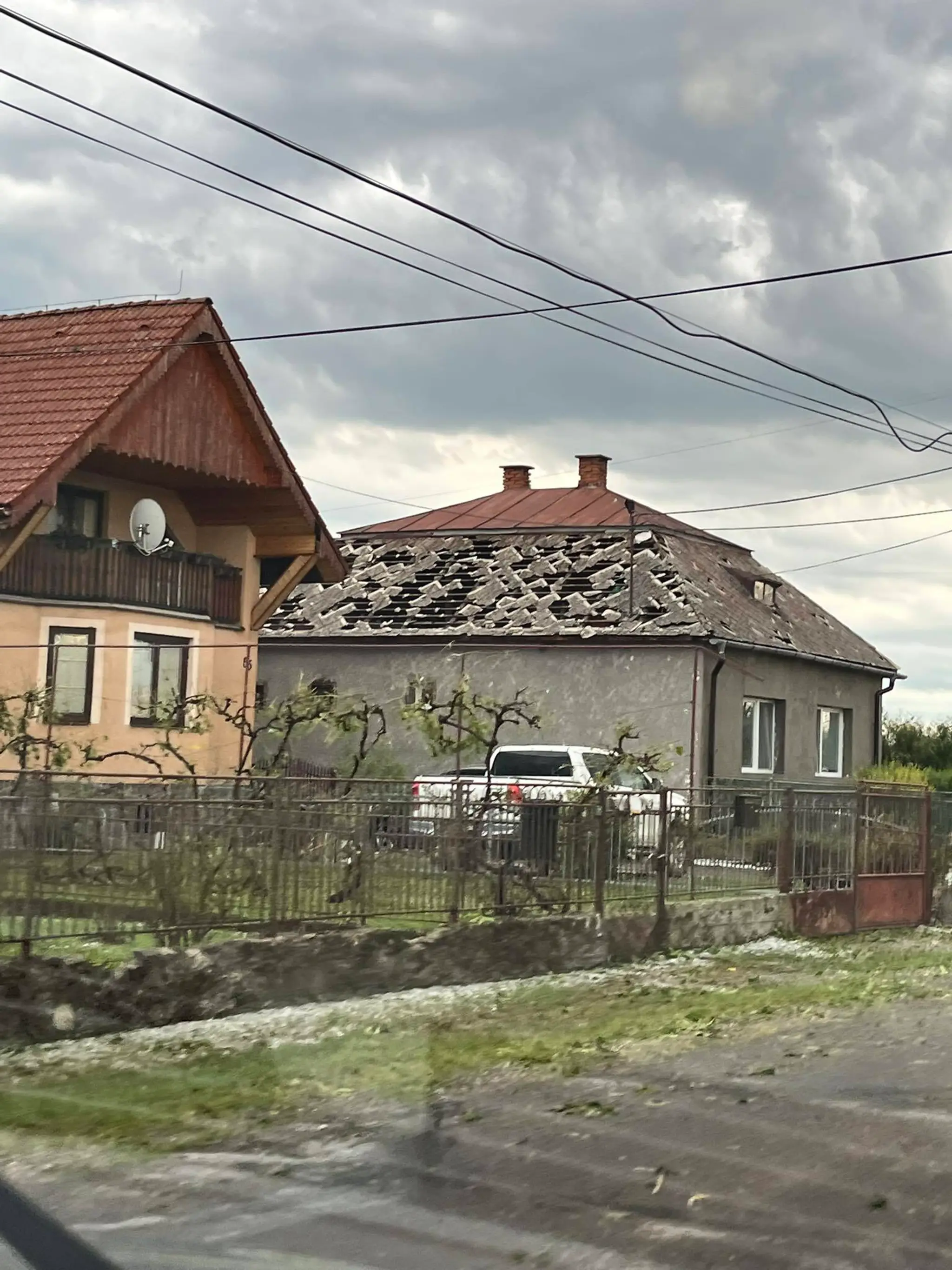 Hnojné, následky búrky. 
