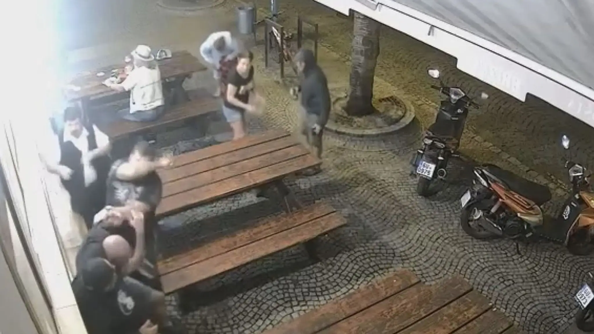 Zastupiteľ mesta sa dostal do bitky s rusky hovoriacim mužom. 