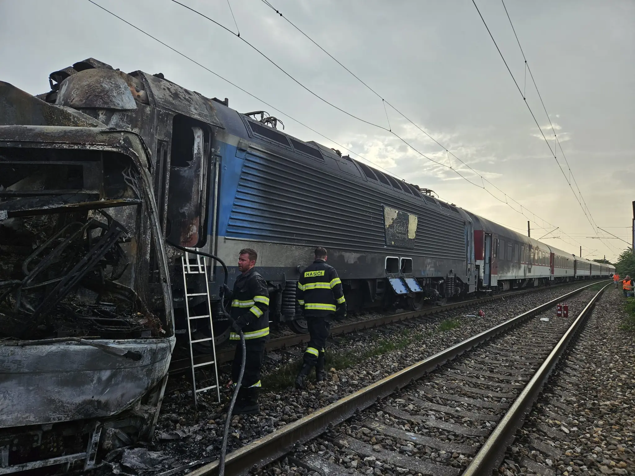 Vlak po tragickej zrážke